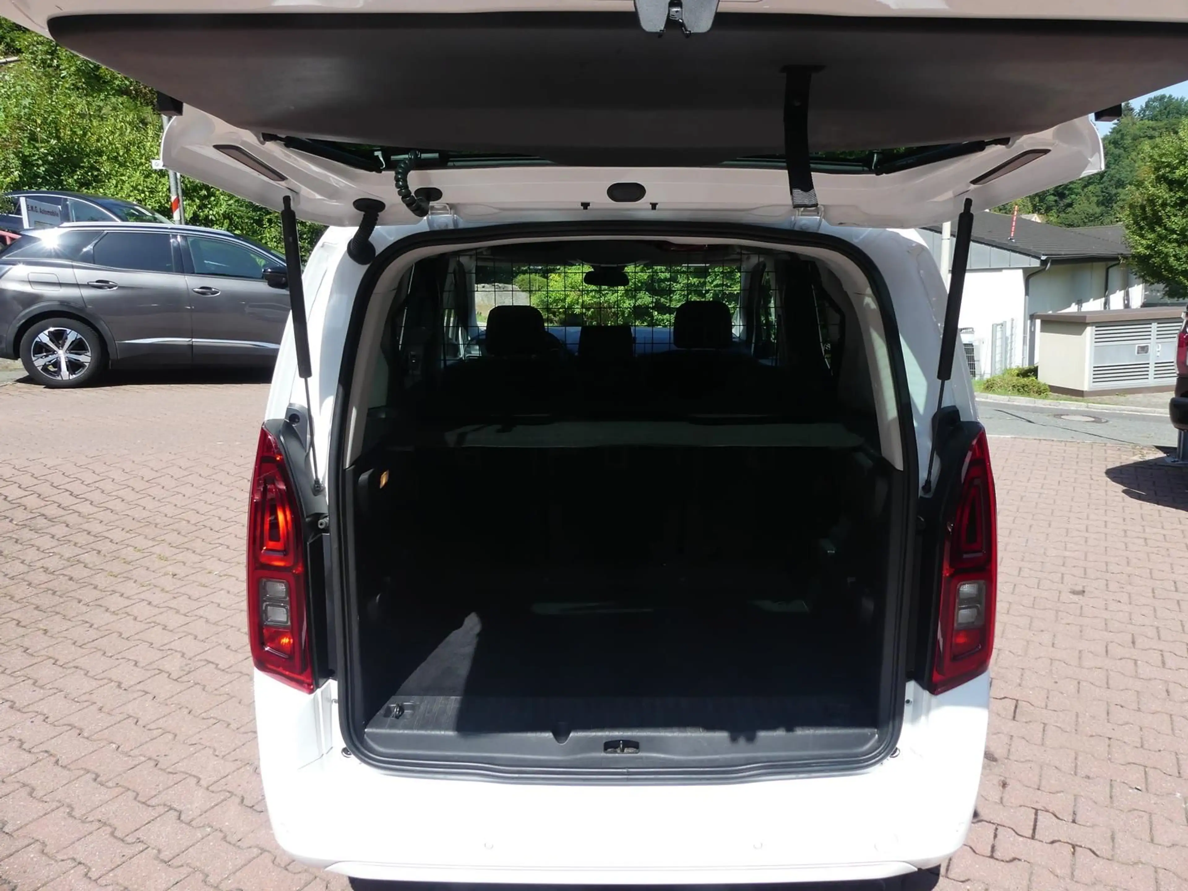 Opel Combo Life *1.5*Kamera*PDC*USB*HUD*SHZ*Klimaauto — photo 9