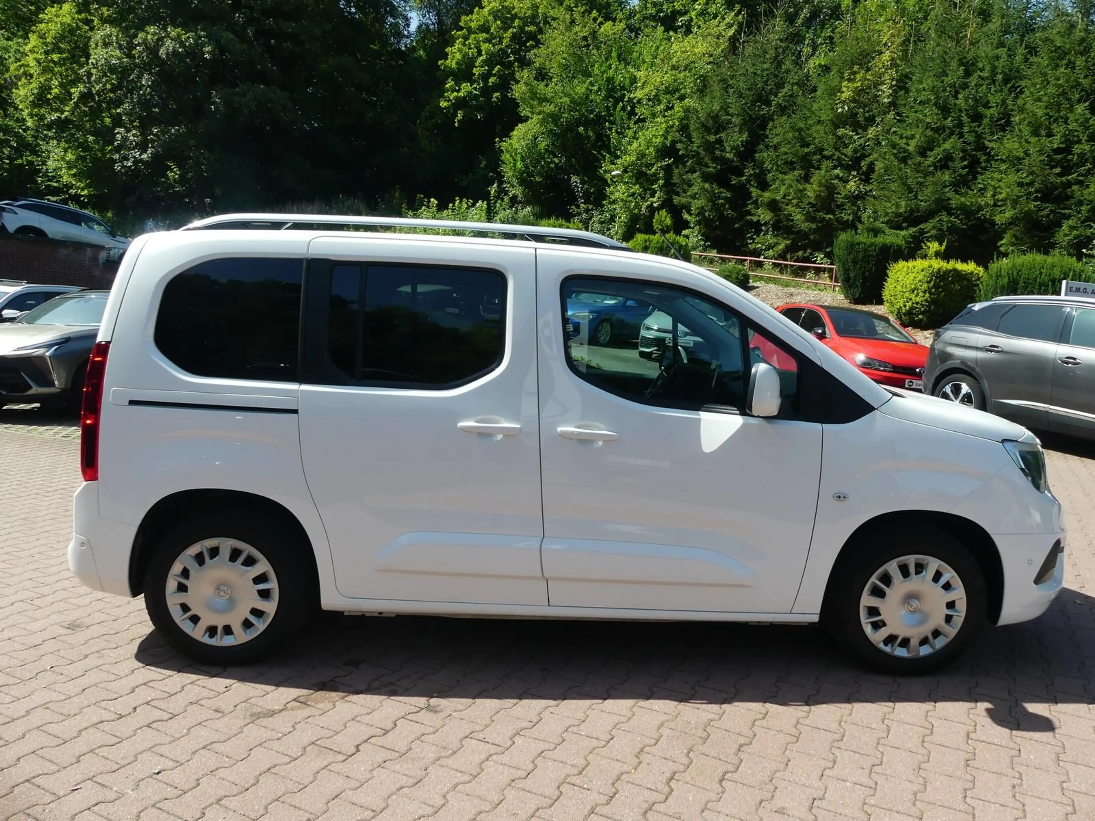 Opel Combo Life *1.5*Kamera*PDC*USB*HUD*SHZ*Klimaauto — photo 4