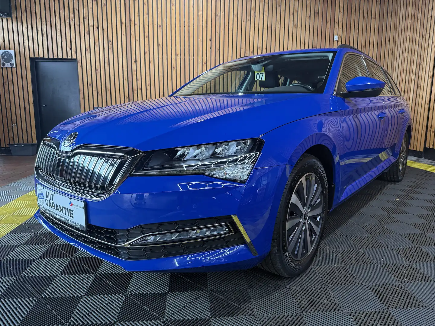 Skoda Superb Combi TSI iV DSG Navi*Virt*Kam*St.Hz*AHK Blau - 1