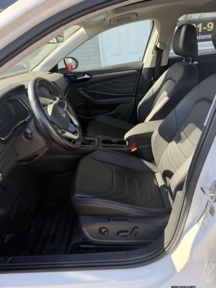 Volkswagen Jetta снимка Volkswagen Jetta