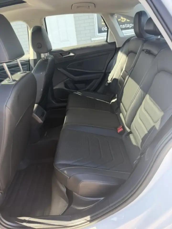 Volkswagen Jetta снимка Volkswagen Jetta