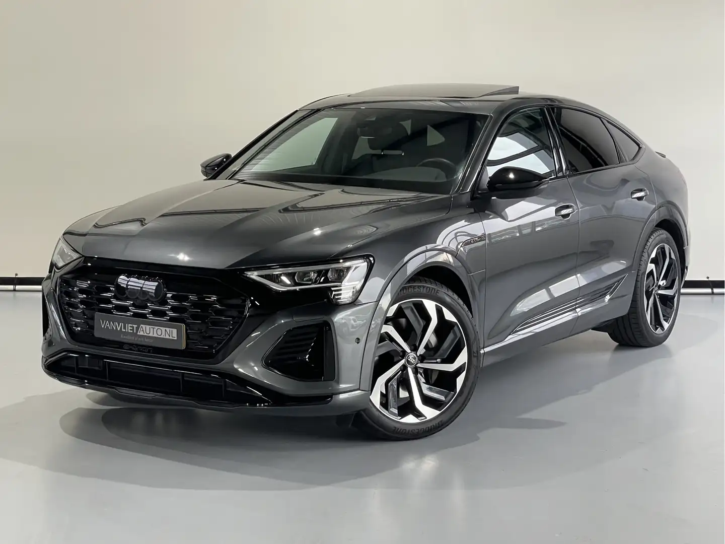 Audi Q8 e-tron Sportback 50 quattro S Edition 95 kWh / Panorama D Gris - 1