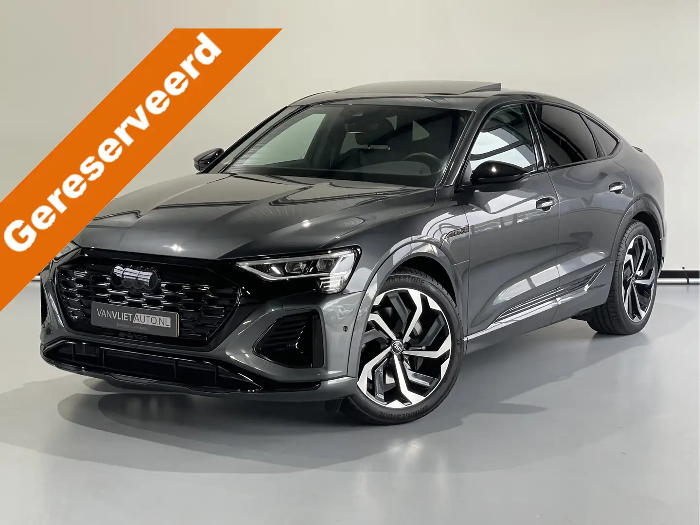Audi Q8 e-tron Sportback 50 quattro S Edition 95 kWh / Panorama D Szary - 1
