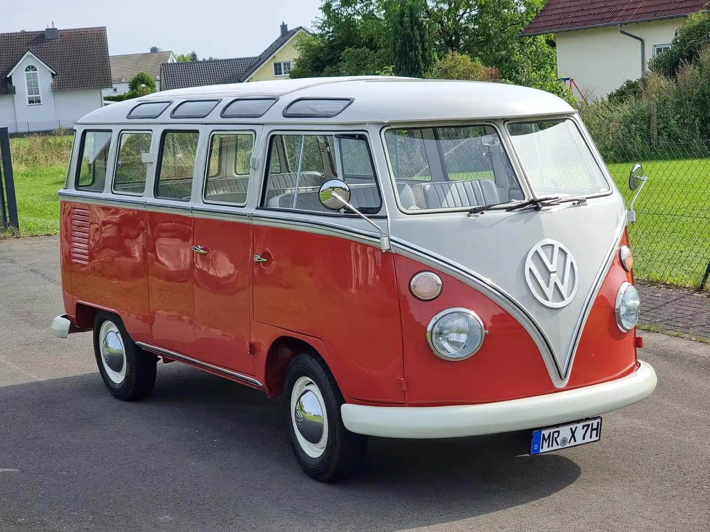 Volkswagen T1 Samba Bulli 23 Fenster Faltdach H-Zulassung Rojo - 1