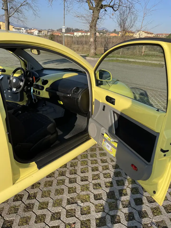 Volkswagen New Beetle 2.0, foto 5