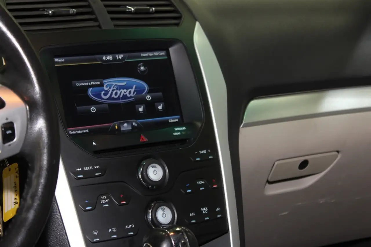 Ford Explorer снимка Ford Explorer