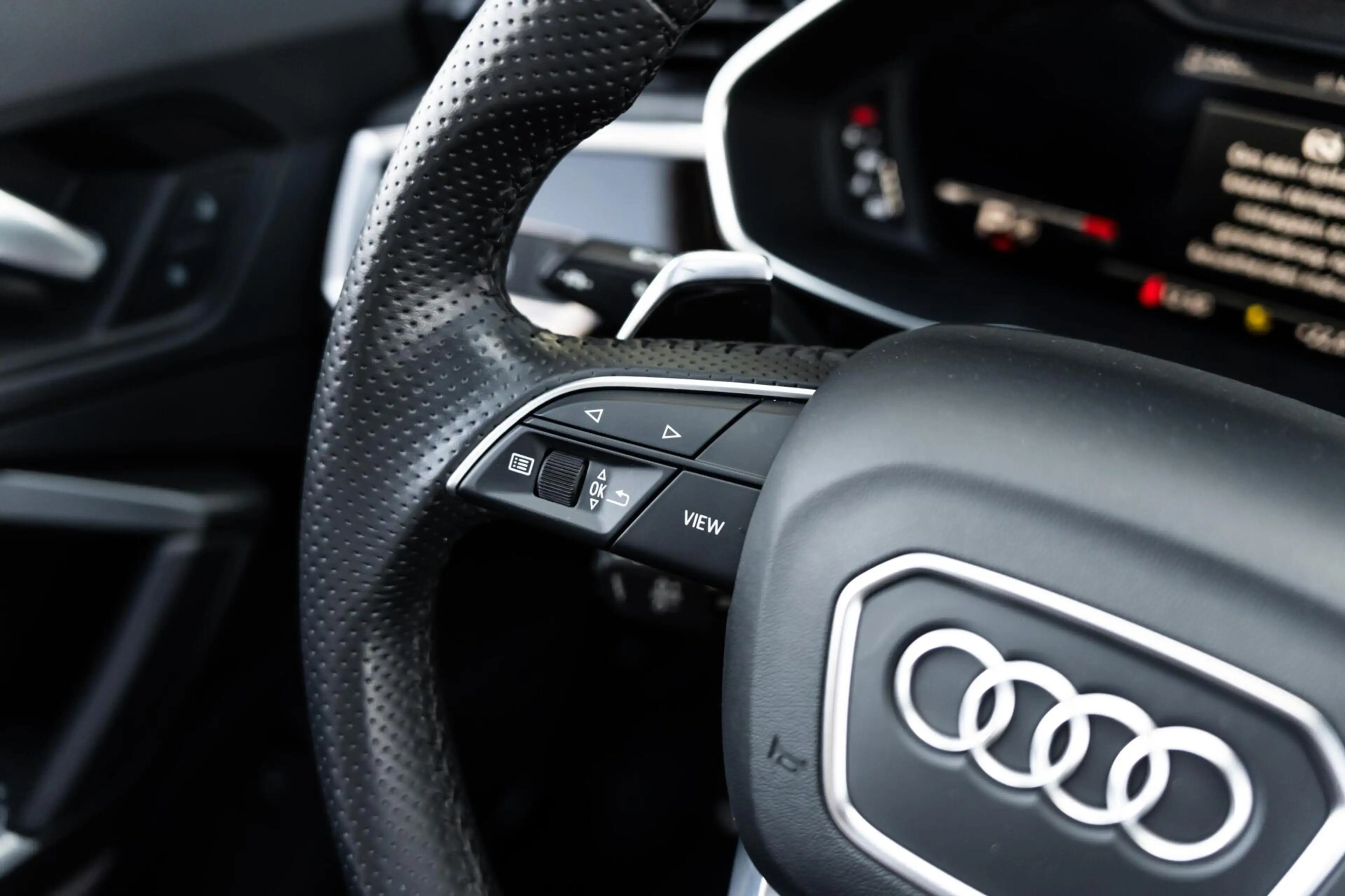 Audi RS Q3 RS Q3 2.5 TFSI — photo 26