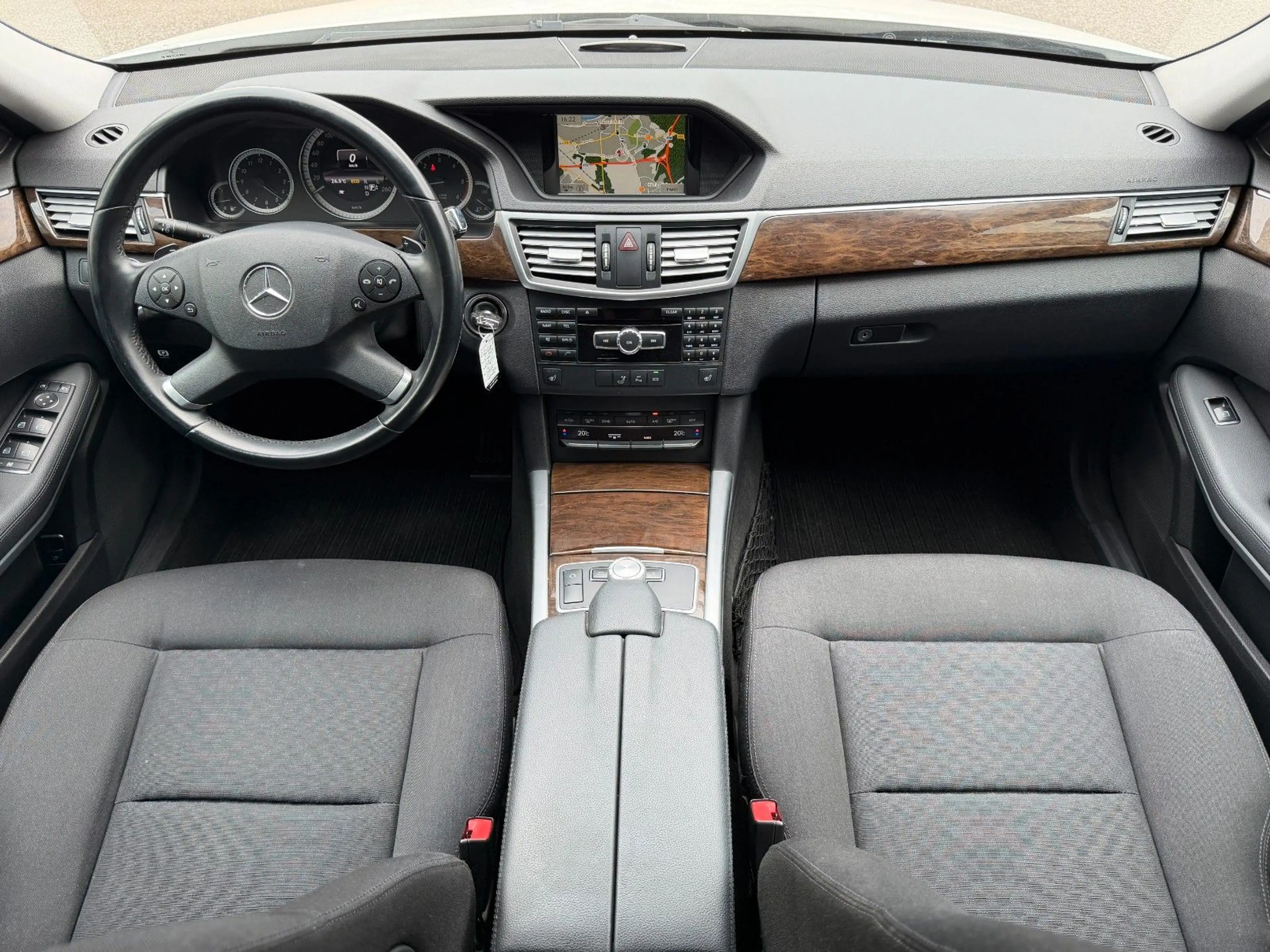 Mercedes-Benz E 250 CDI T-Modell/4Matic/Xenon/Navi/2.Hand — photo 11