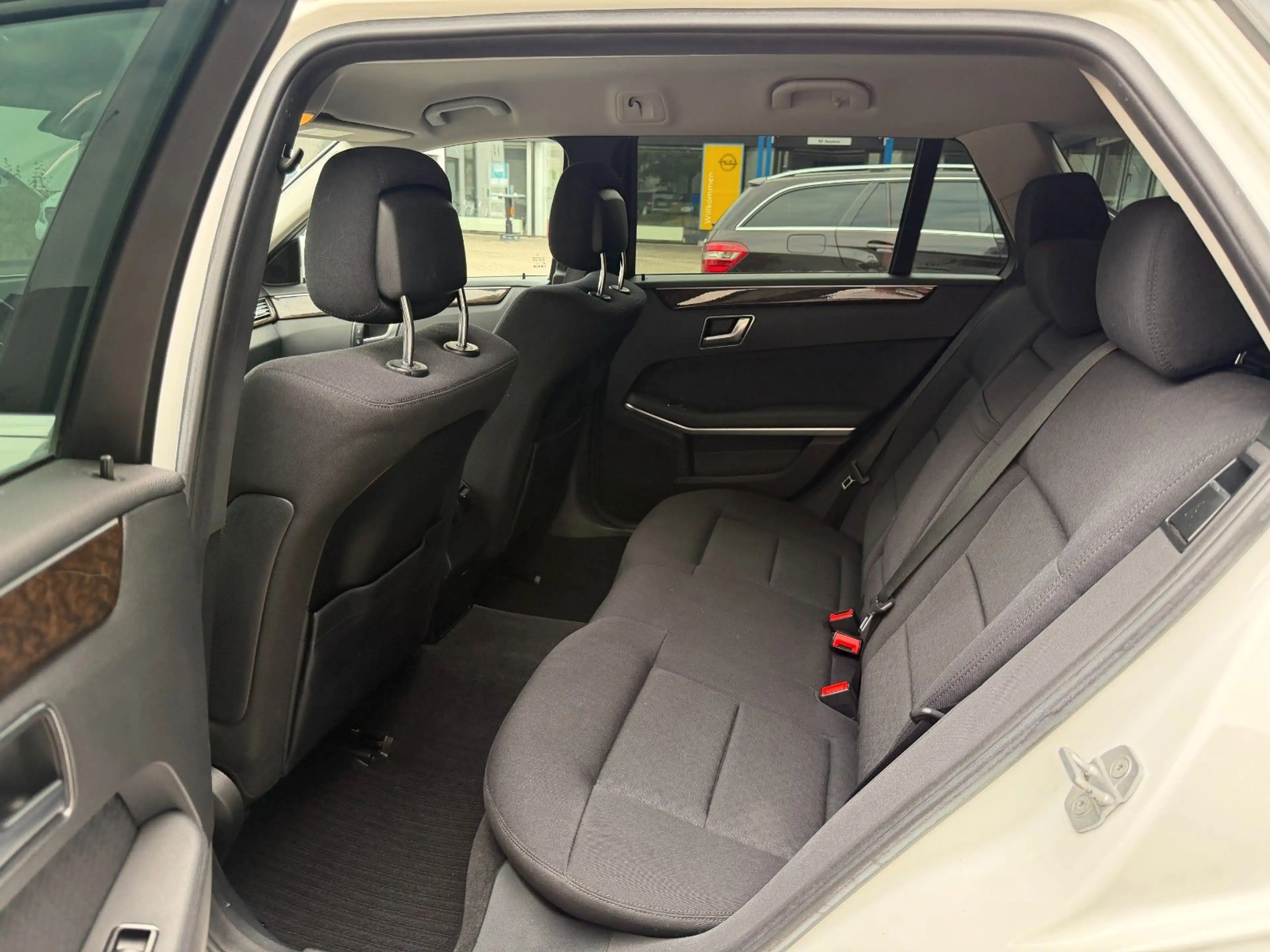 Mercedes-Benz E 250 CDI T-Modell/4Matic/Xenon/Navi/2.Hand — photo 15