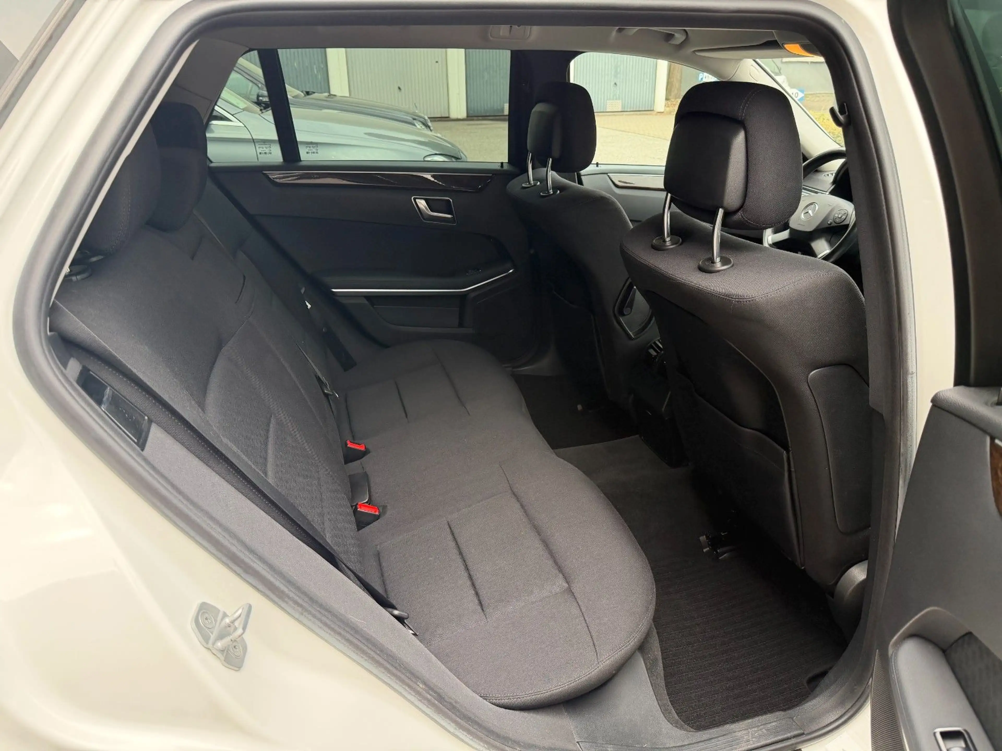 Mercedes-Benz E 250 CDI T-Modell/4Matic/Xenon/Navi/2.Hand — photo 14