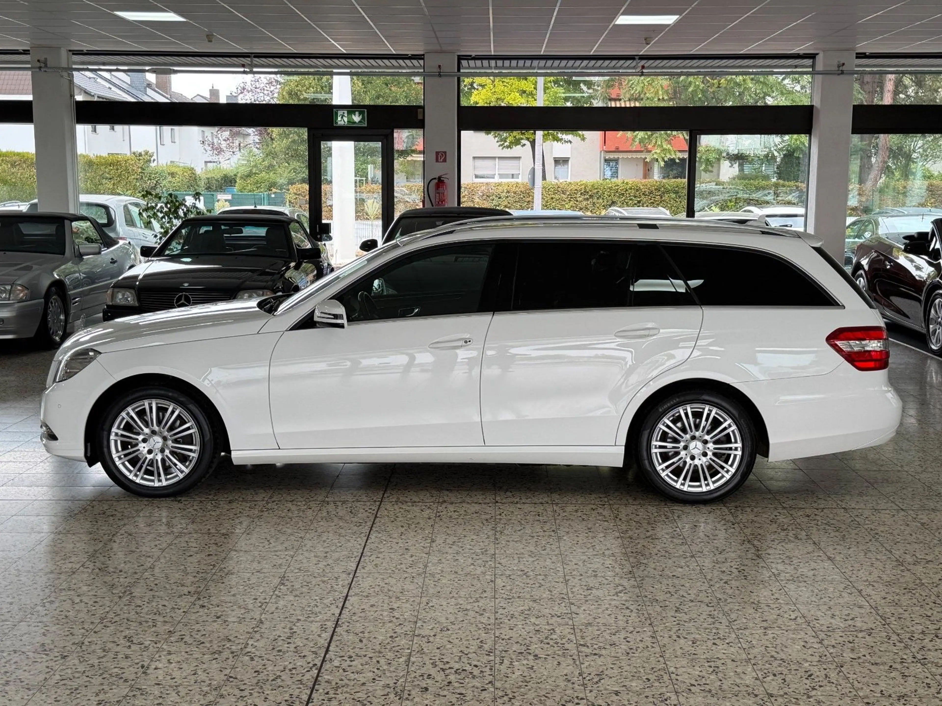 Mercedes-Benz E 250 CDI T-Modell/4Matic/Xenon/Navi/2.Hand — photo 6