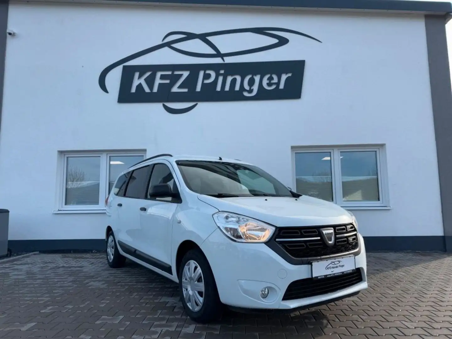 Dacia Lodgy Essential Weiß - 1