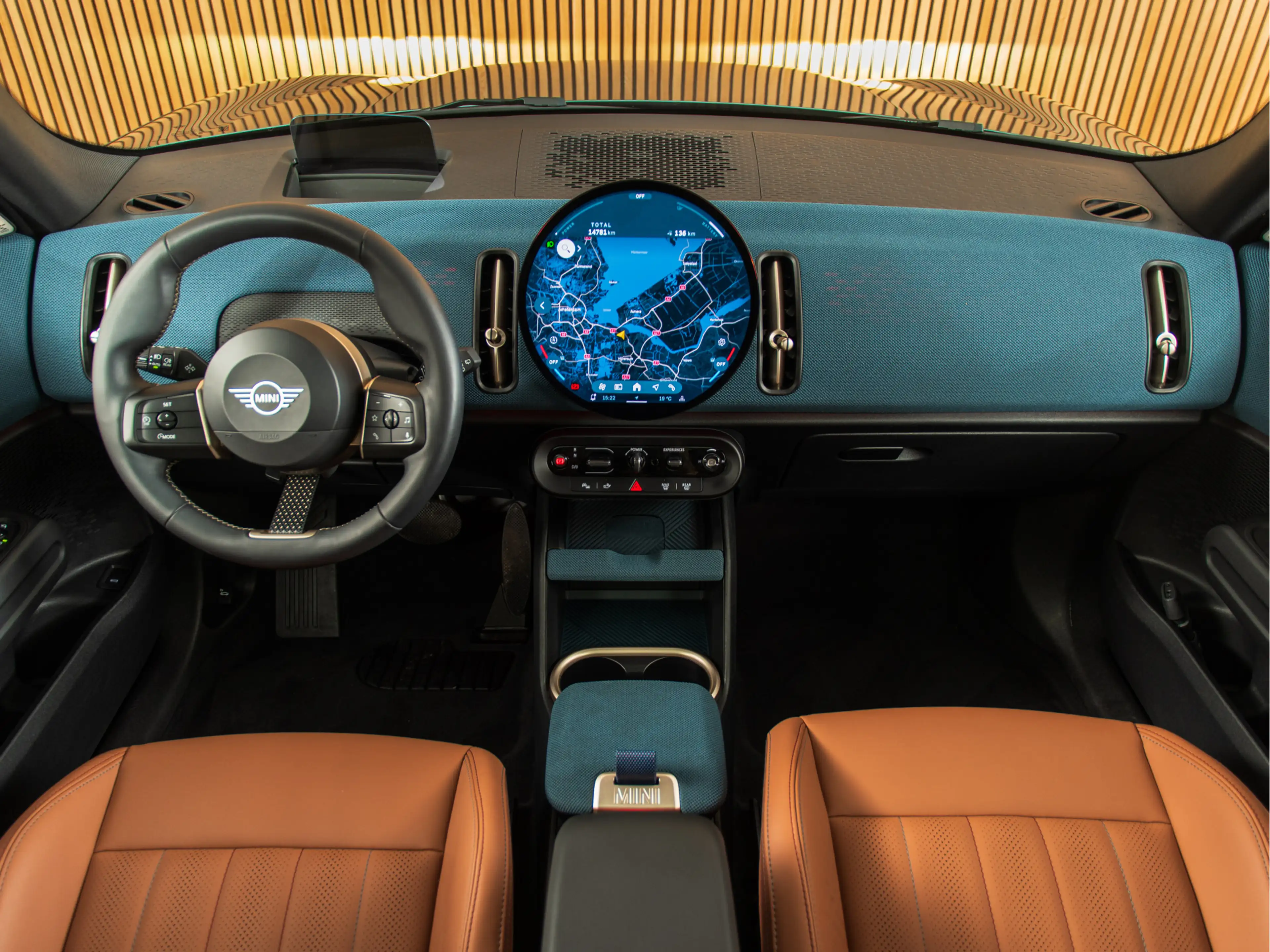 MINI Countryman E Favoured L 66.5 kWh PANO | H/K | DRIVE+ | PARK+ — photo 11