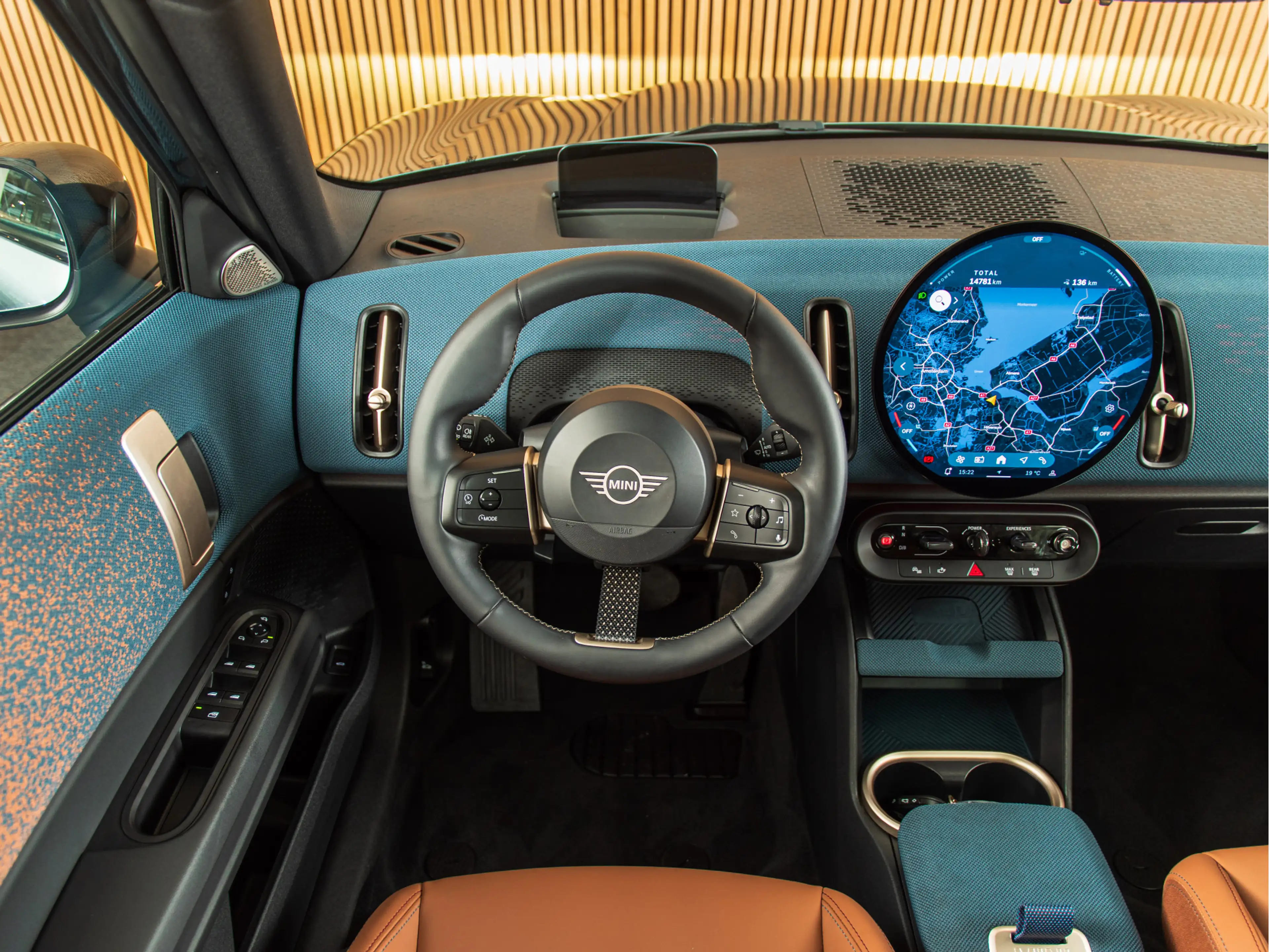 MINI Countryman E Favoured L 66.5 kWh PANO | H/K | DRIVE+ | PARK+ — photo 12