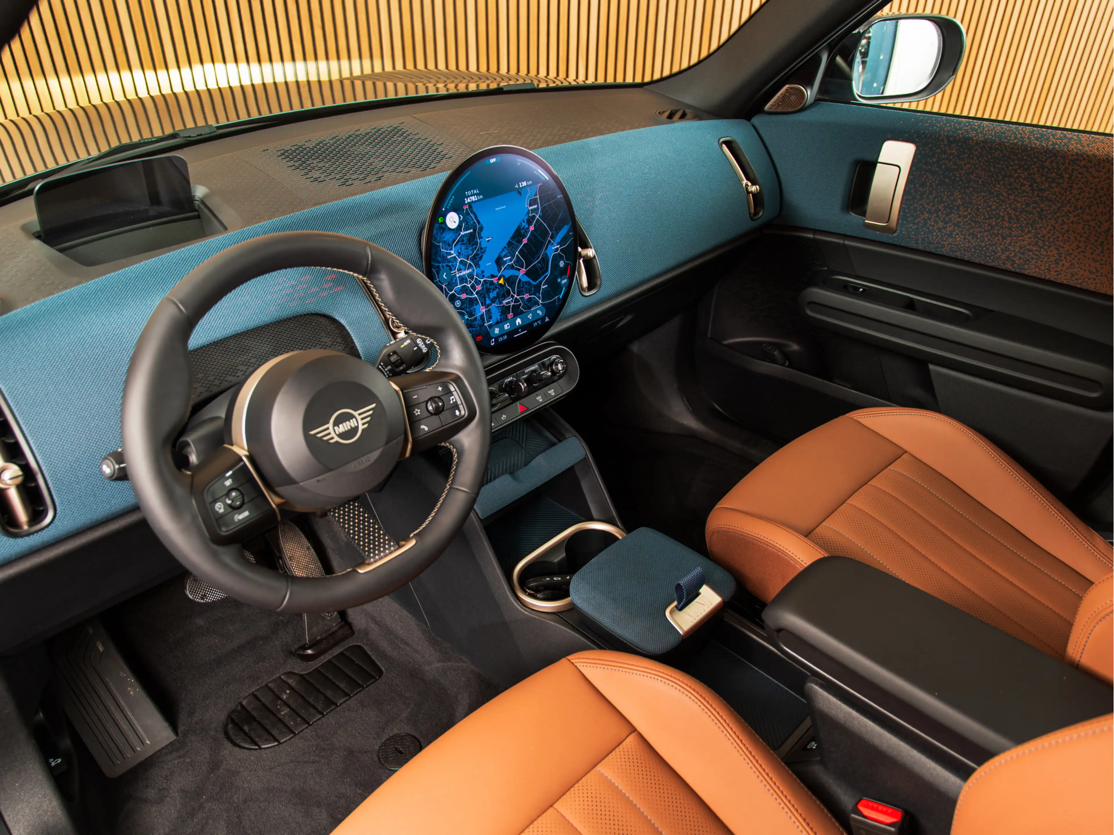 MINI Countryman E Favoured L 66.5 kWh PANO | H/K | DRIVE+ | PARK+ — photo 13
