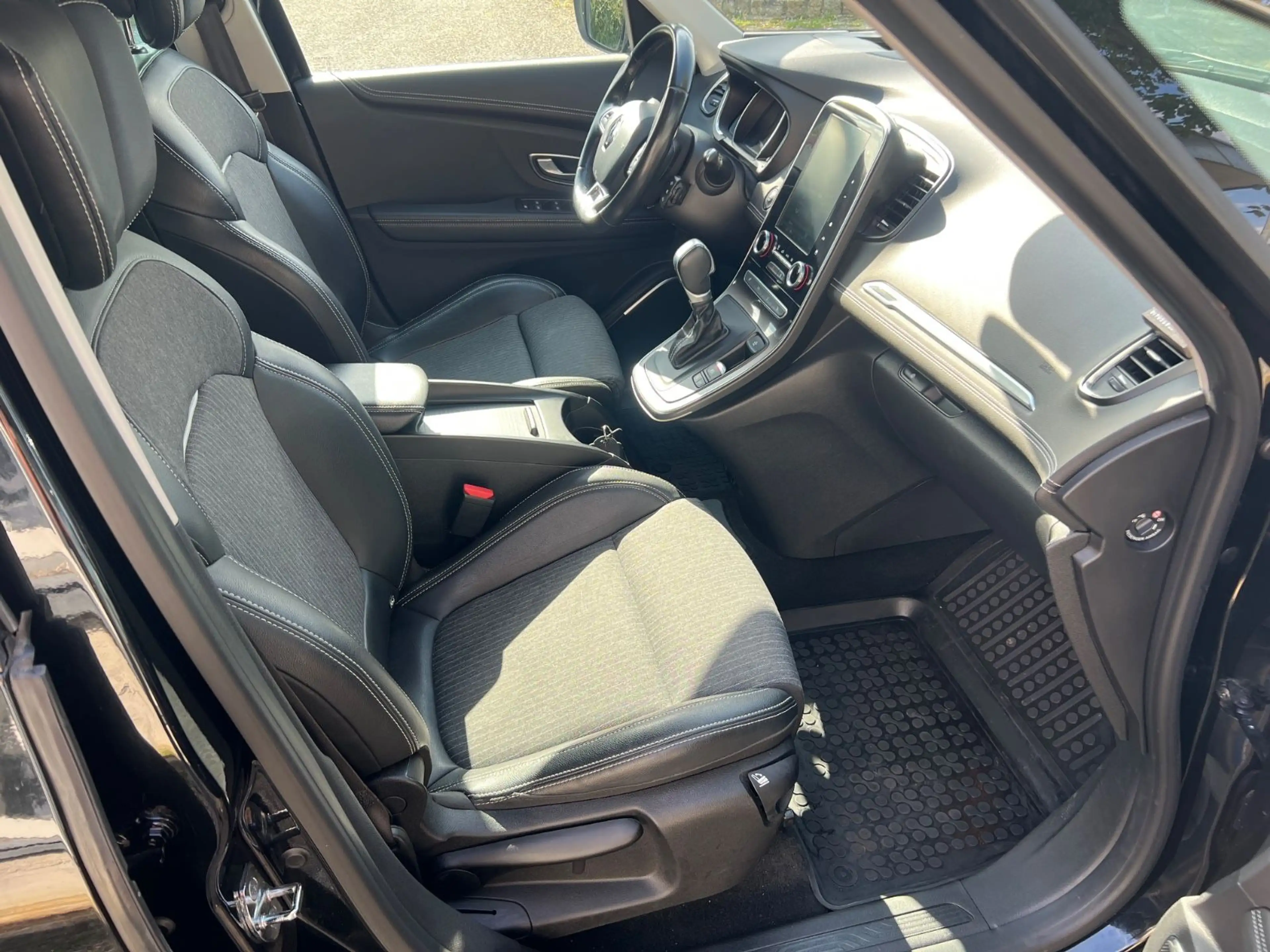 Renault Scenic IV GrandIntens/LED/HEAD-UP/LEDER/7-SITZER — photo 10