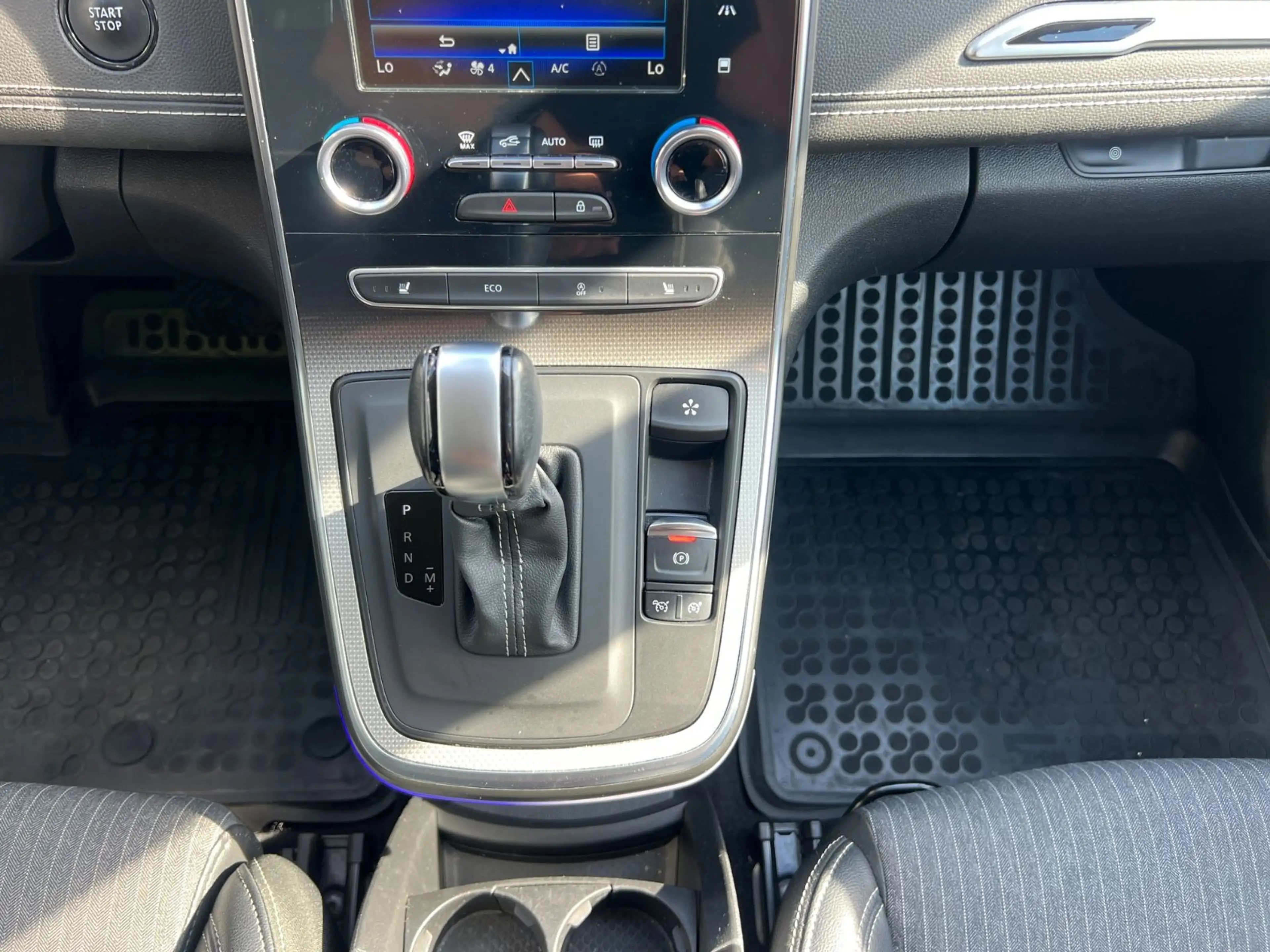 Renault Scenic IV GrandIntens/LED/HEAD-UP/LEDER/7-SITZER — photo 15