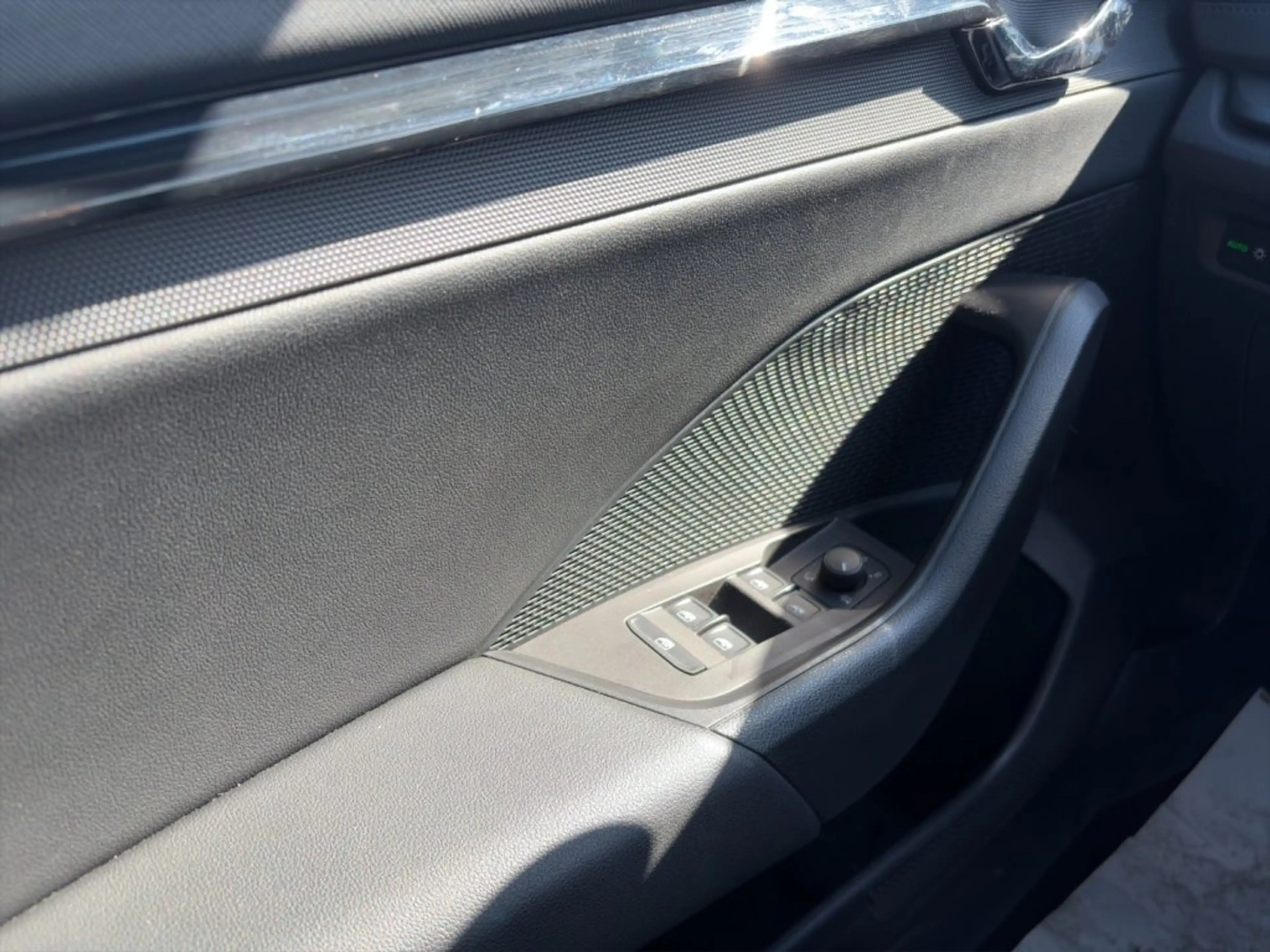 Skoda Octavia 2,0 TDI Ambition — photo 12