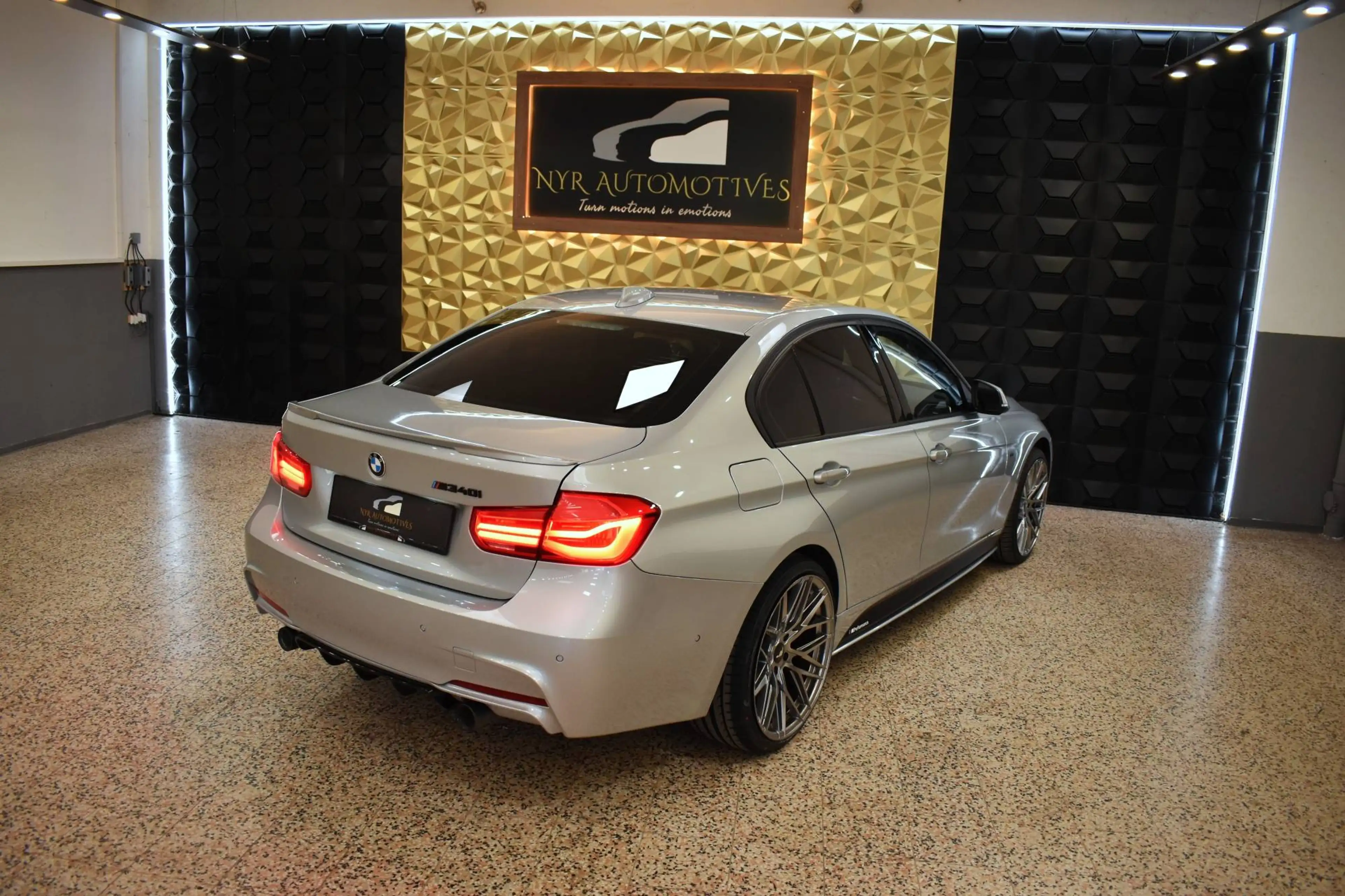 BMW 340 340i Aut. LCI, M-PERFORMANCE, LED, WENIG KM, APPLE CAR PLAY, SPORTSITZE — photo 6