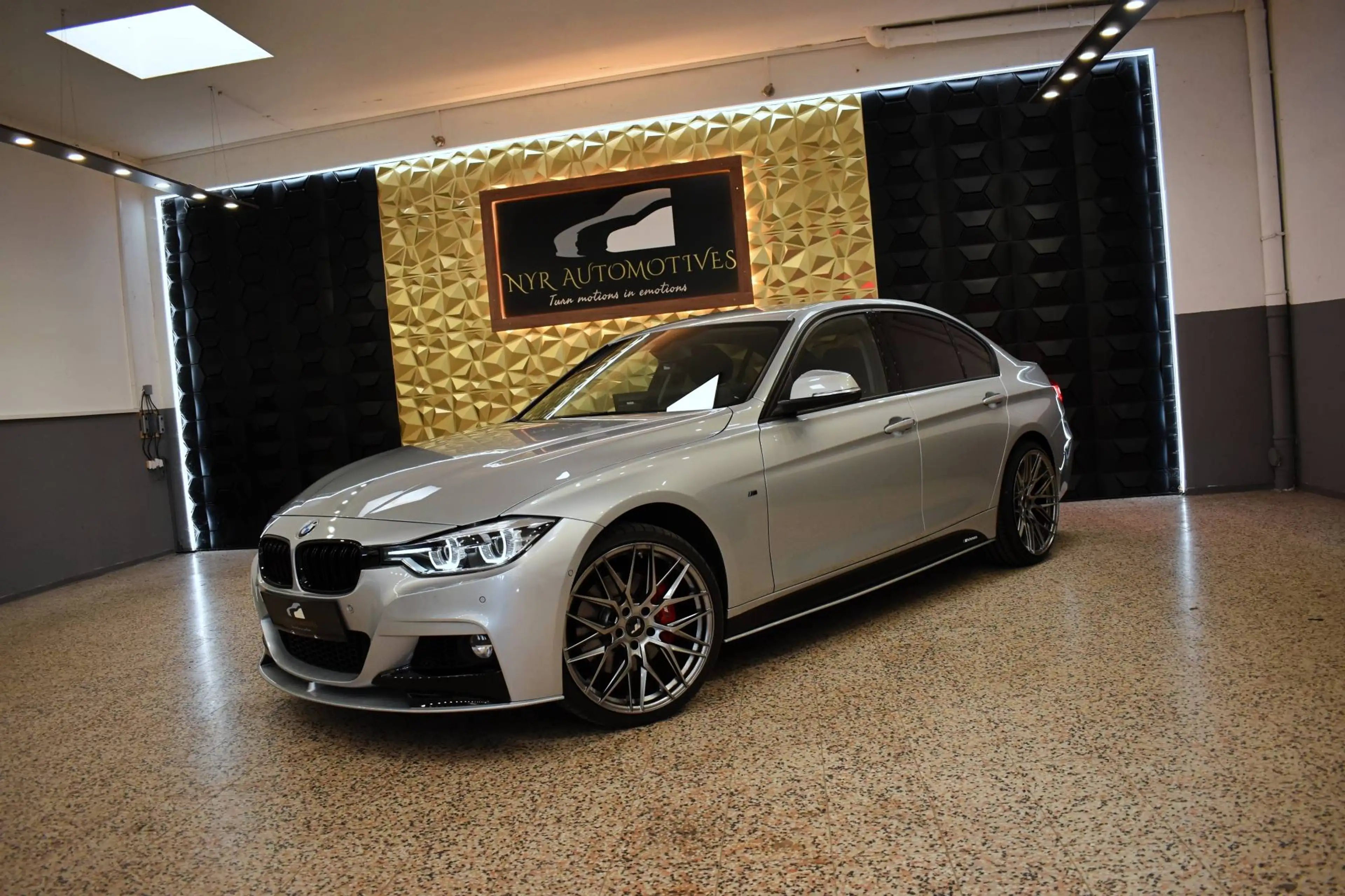BMW 340 340i Aut. LCI, M-PERFORMANCE, LED, WENIG KM, APPLE CAR PLAY, SPORTSITZE