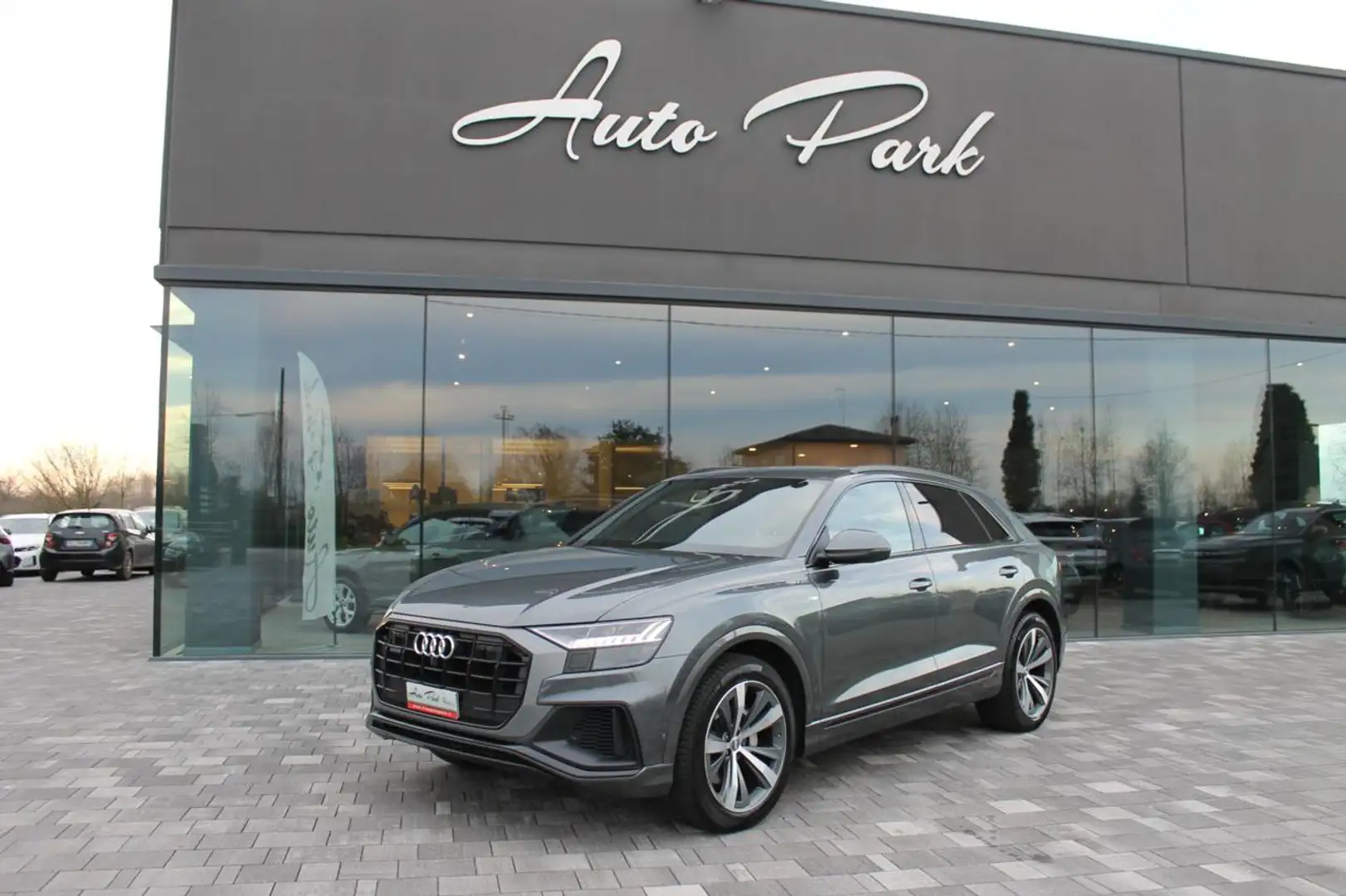 Audi Q8 50 TDI 286 CV quattro tiptronic Sport Grau - 1