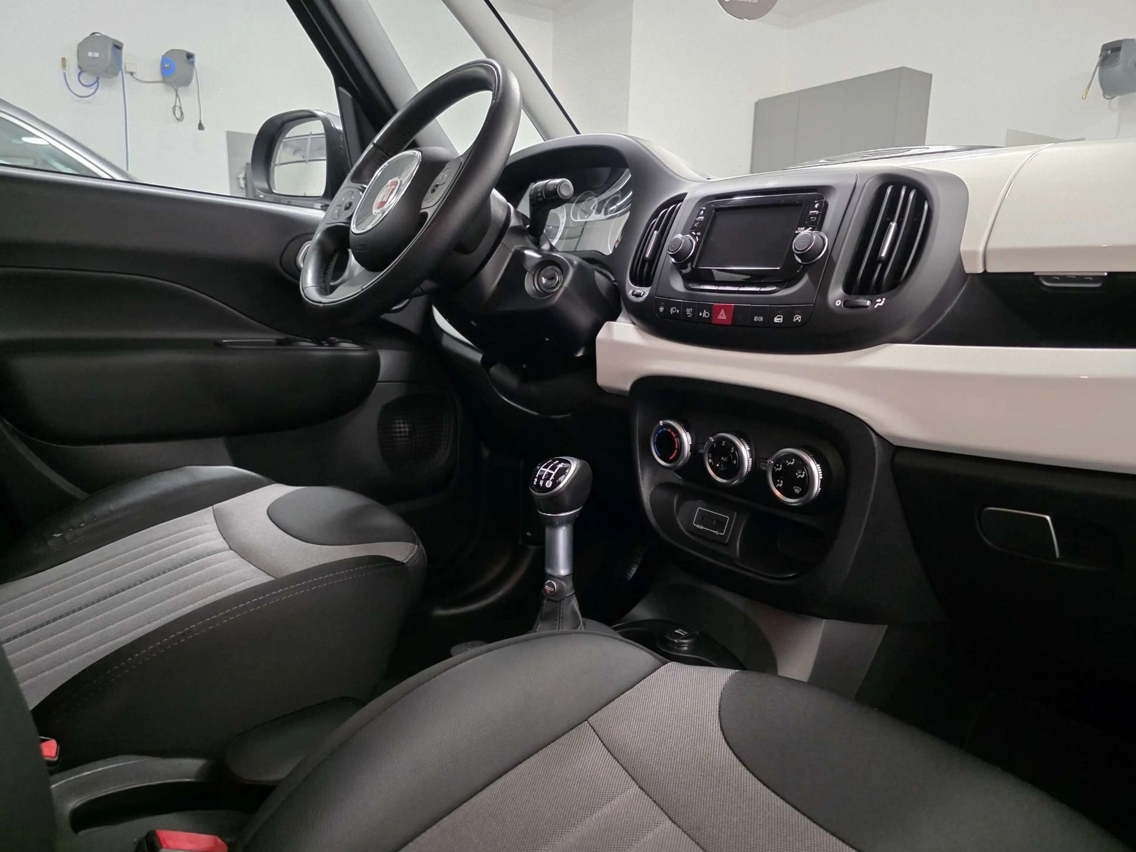 Fiat 500L Multi- Jet II Chrome Edition Pop Star — photo 12