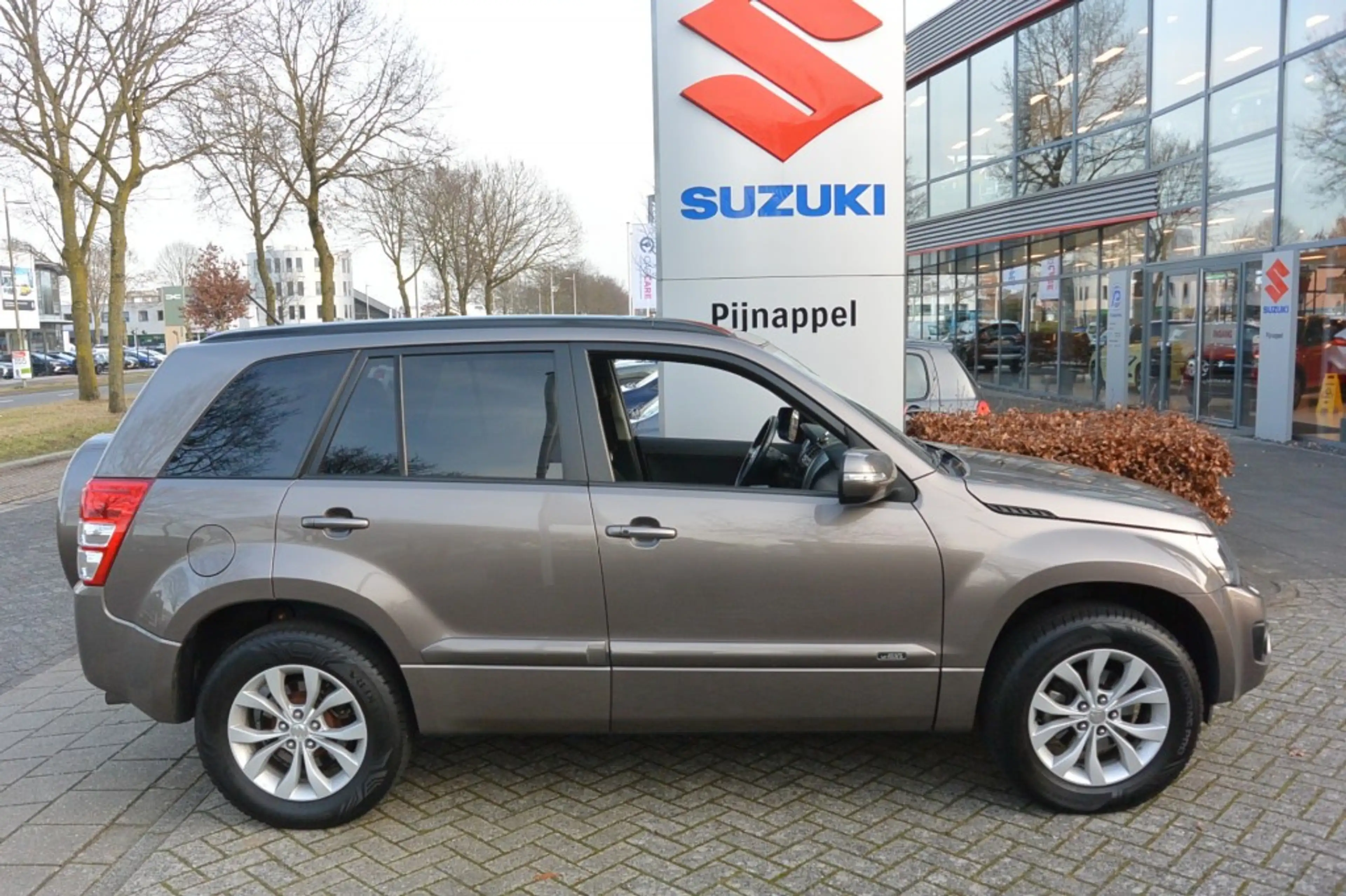 Suzuki Grand Vitara 2.4 Exclusive AUTOMAAT 5-deurs — photo 8
