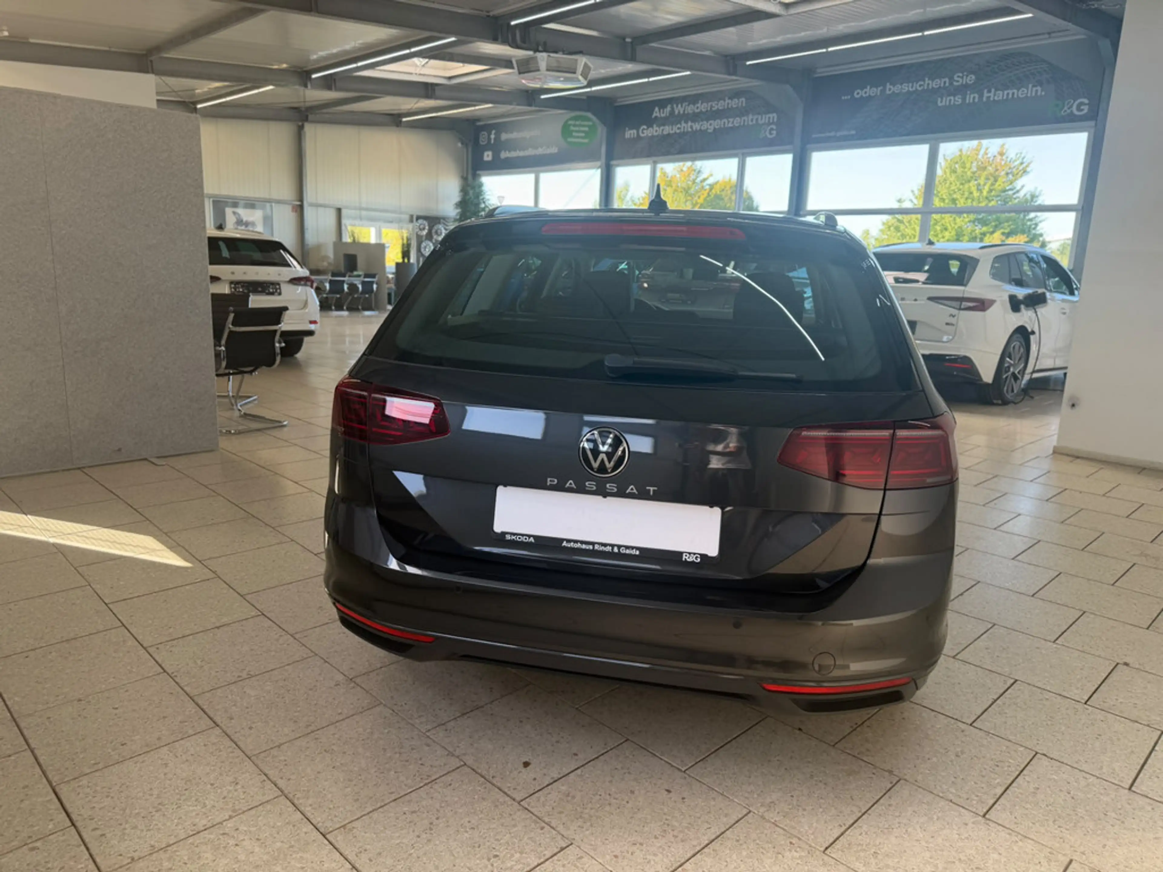 Volkswagen Passat Variant 2.0 TDI Business DSG NAVI ACC — photo 8