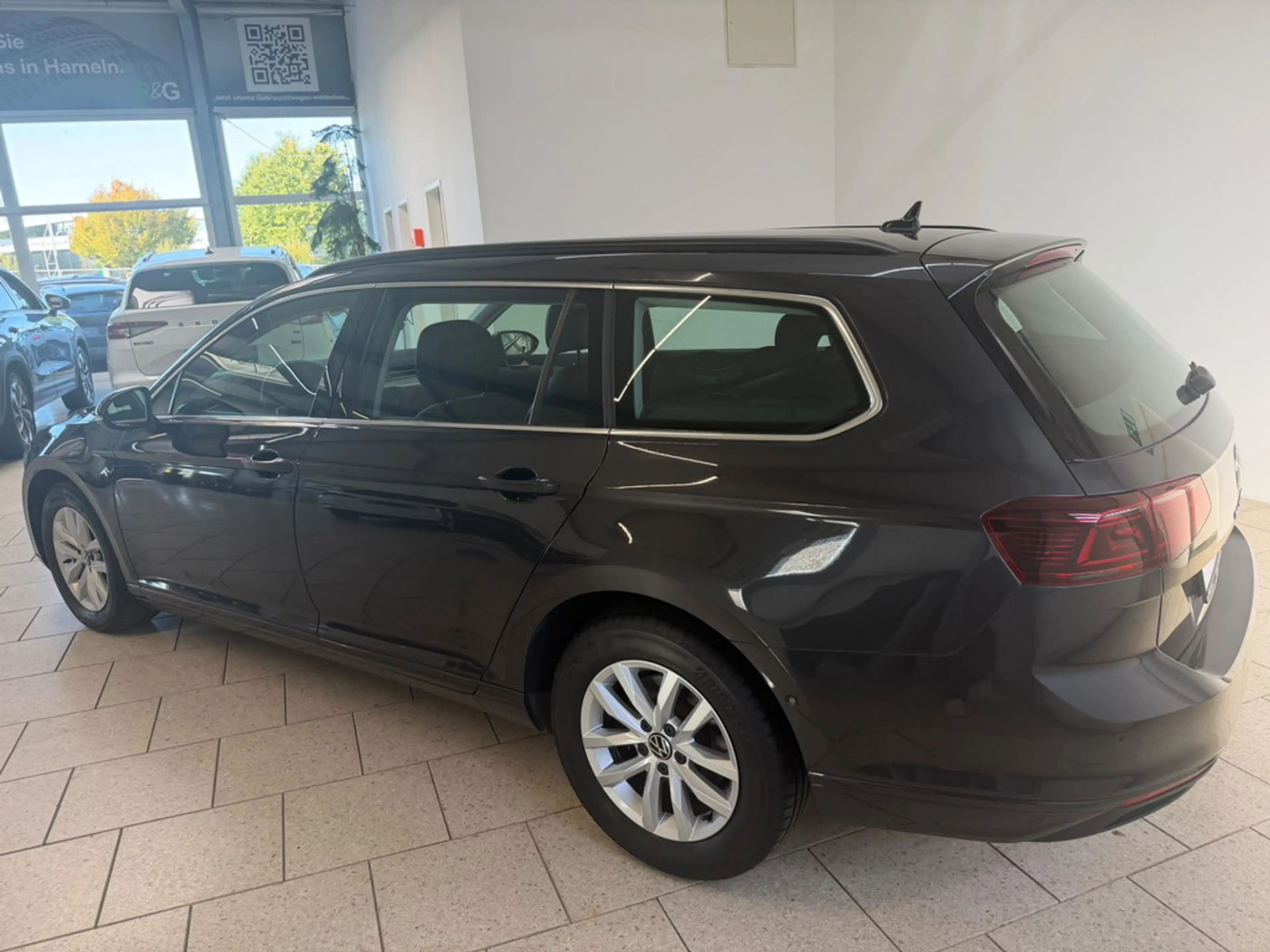 Volkswagen Passat Variant 2.0 TDI Business DSG NAVI ACC — photo 5
