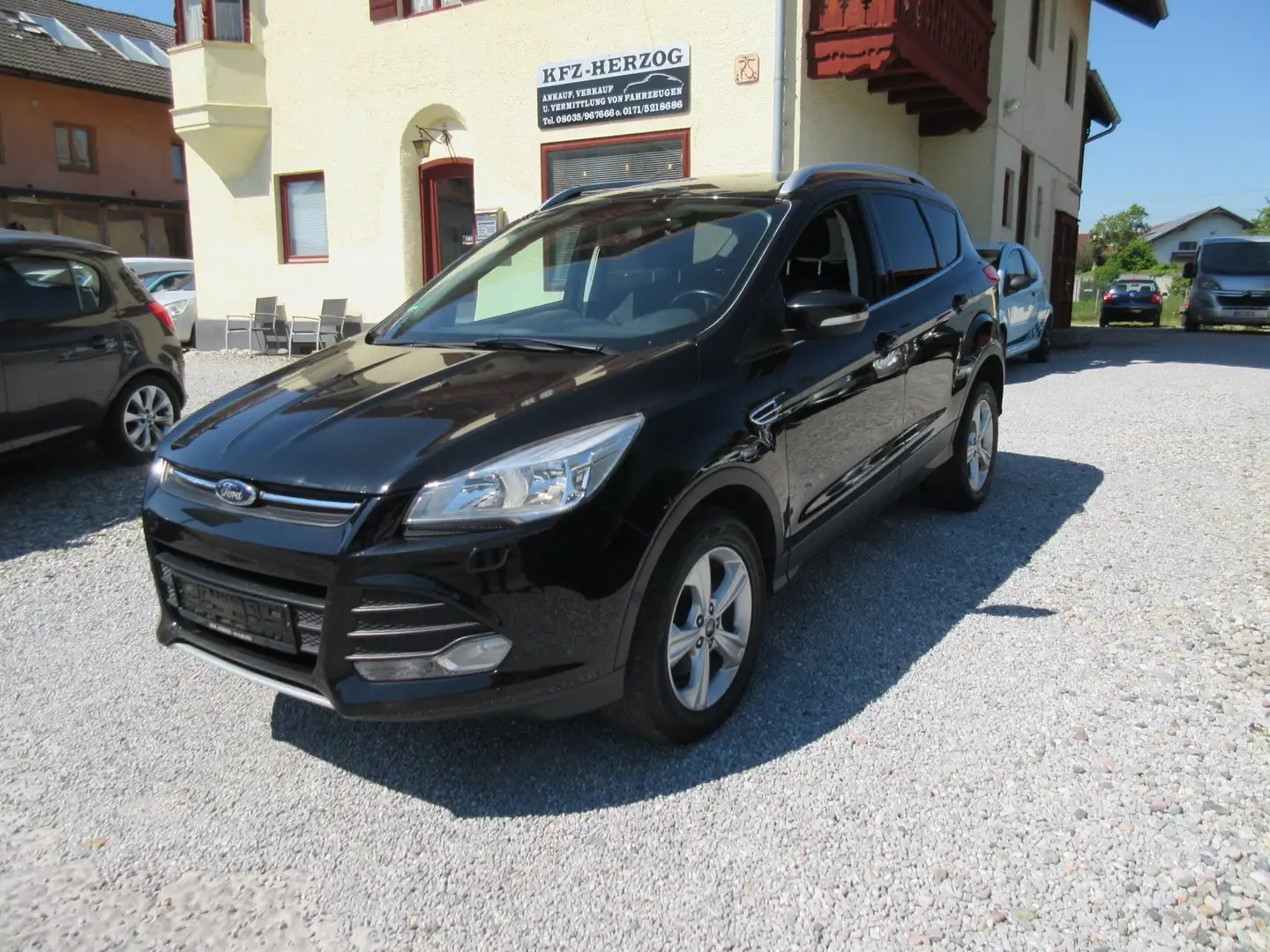 Ford Kuga Trend Klima 1. Hand ALU TÜV/AU - NEU!!! Чорний - 1