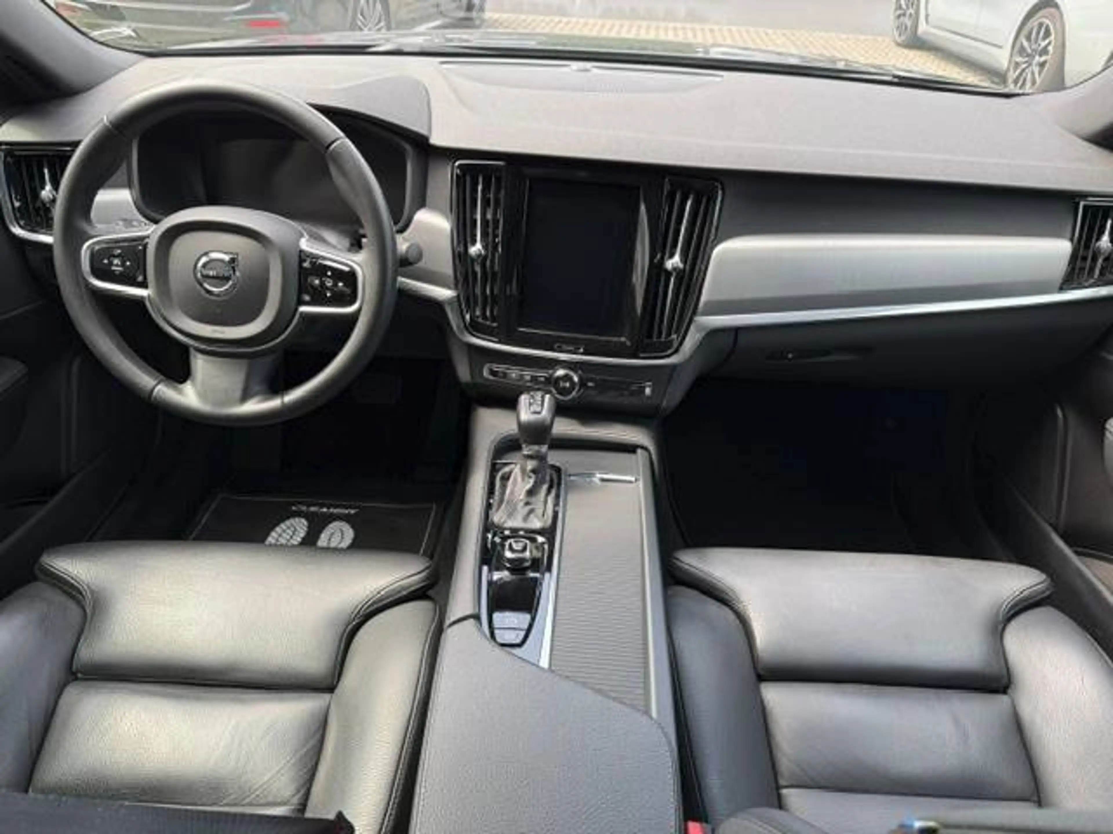 Volvo S90 S90 2.0  Momentum Geartronic — photo 10
