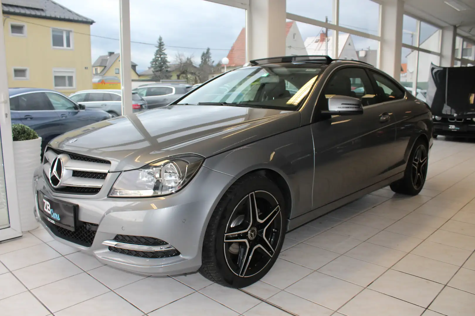 Mercedes-Benz C 180 C 180 CGI BlueEfficiency // PANORAMA // Grau - 2