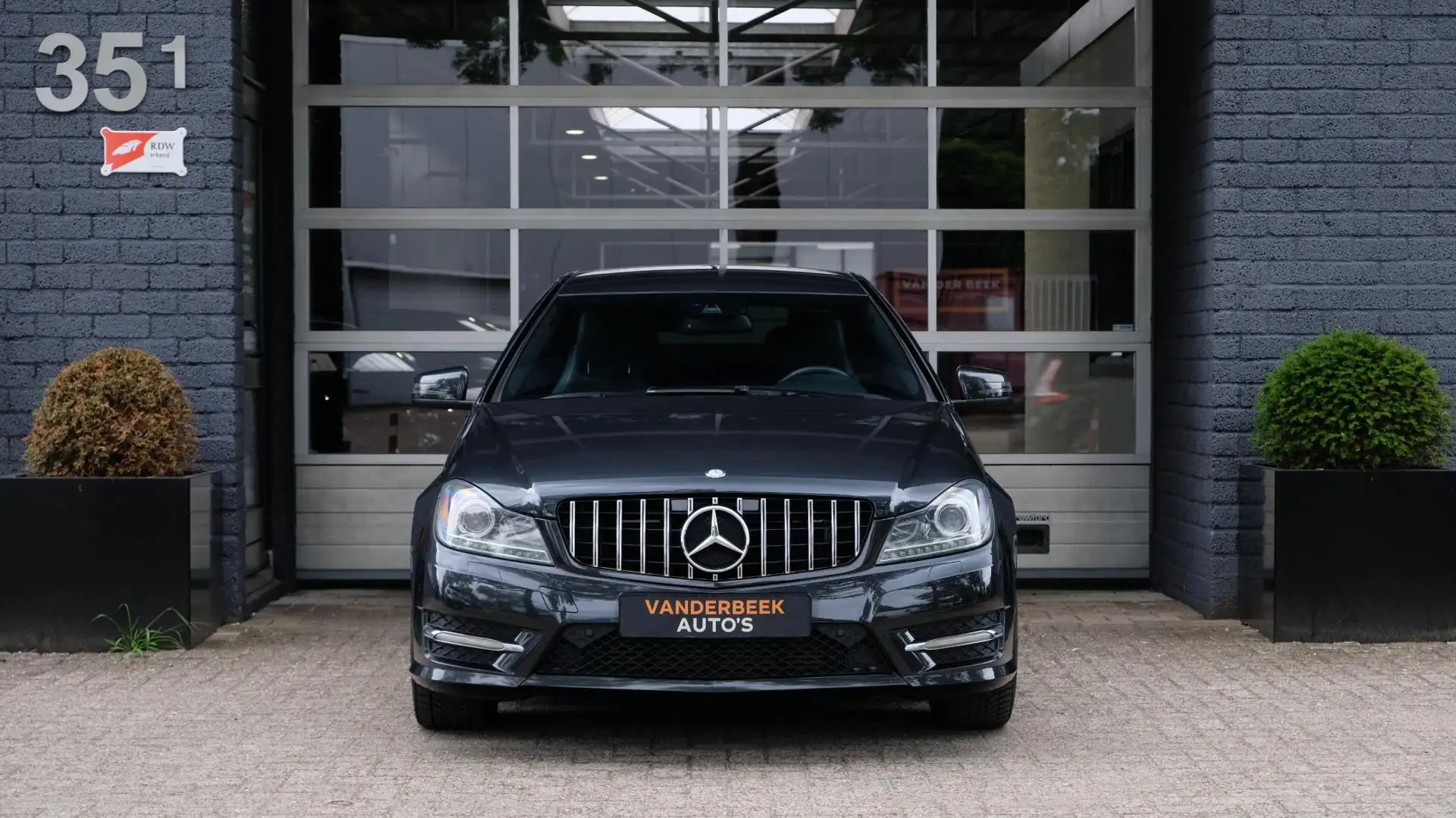 Mercedes-Benz C 250 Coupé Edition Sport AMG 205PK Czarny - 2