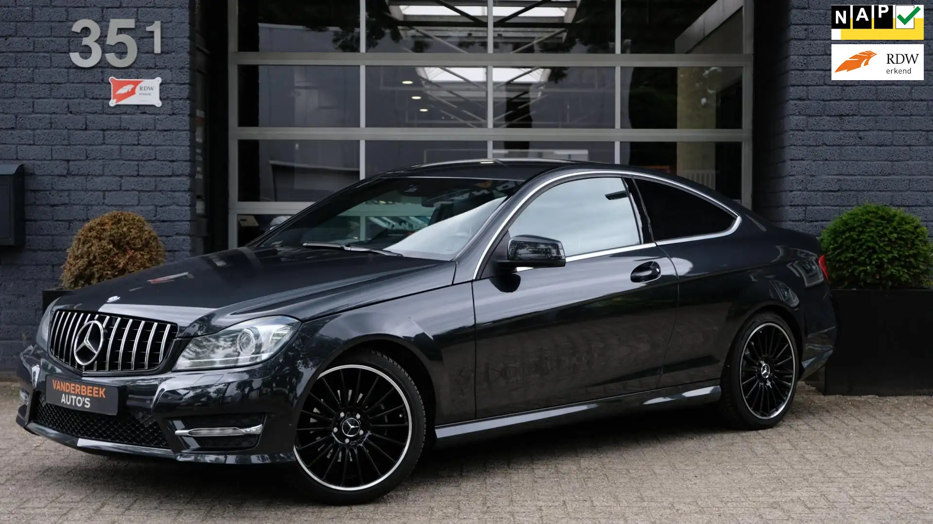 Mercedes-Benz C 250 Coupé Edition Sport AMG 205PK Czarny - 1