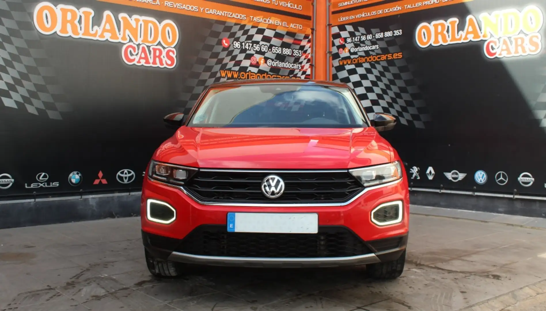 Volkswagen T-Roc 2.0TDI Sport Rojo - 2