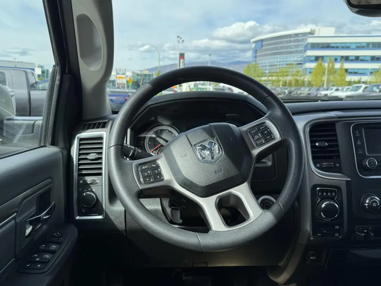 RAM 1500 снимка RAM 1500