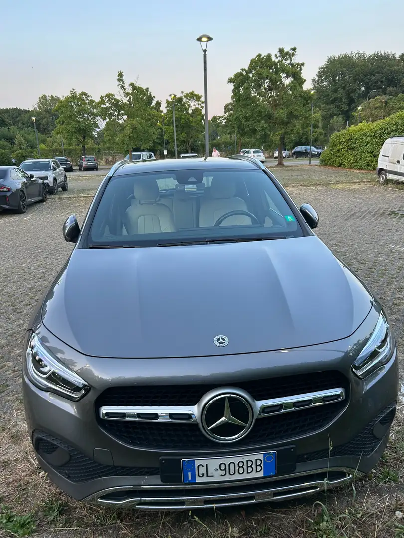 Mercedes-Benz GLA 200 GLA-H247 2020d Sport Plus auto Argento - 1