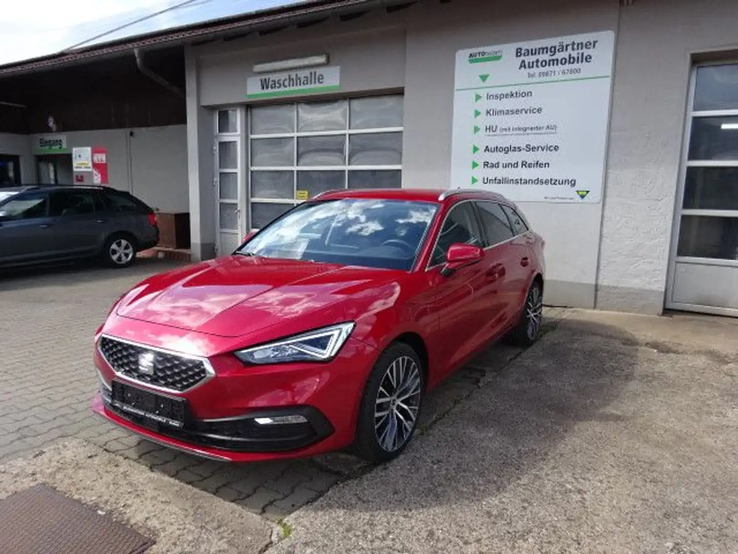 SEAT Leon 1.5 TSI Xcellence Sportstourer--Voll !!! Rojo - 1
