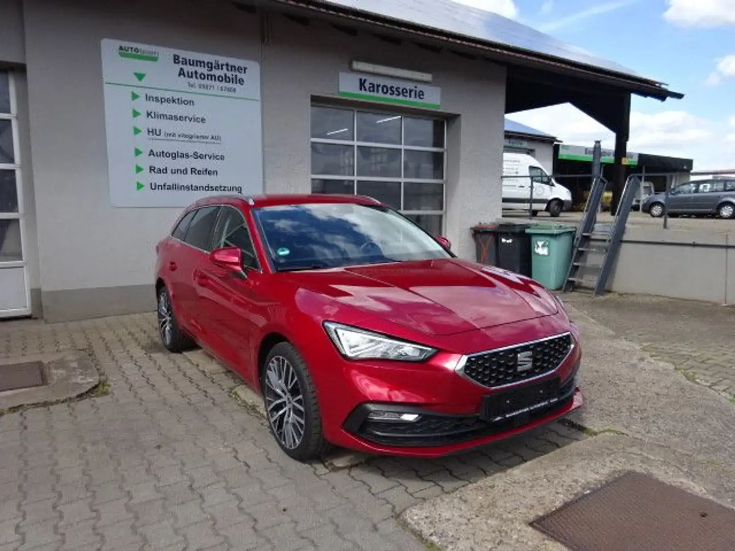 SEAT Leon 1.5 TSI Xcellence Sportstourer--Voll !!! Rojo - 2