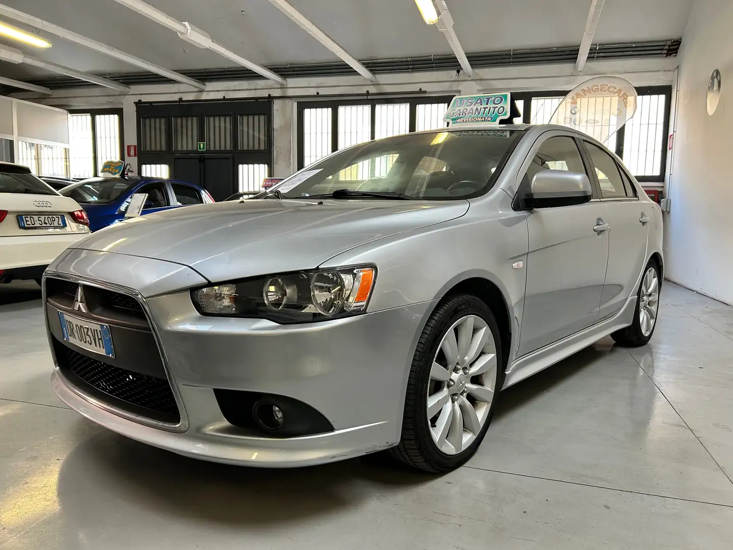 Mitsubishi Lancer Sportback Invite 1.8 5 porte automatica 143 CV Argento - 1