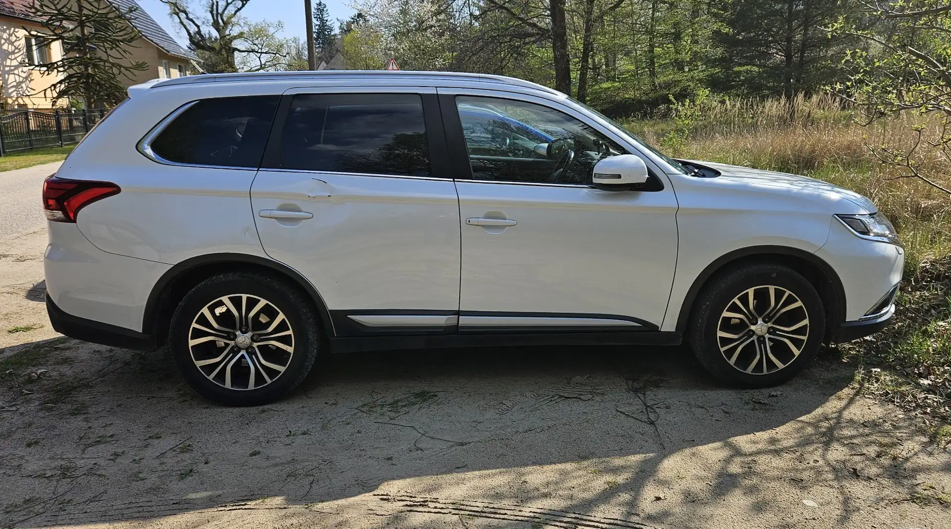Mitsubishi Outlander 2.0 2WD Cleartec Weiß - 2