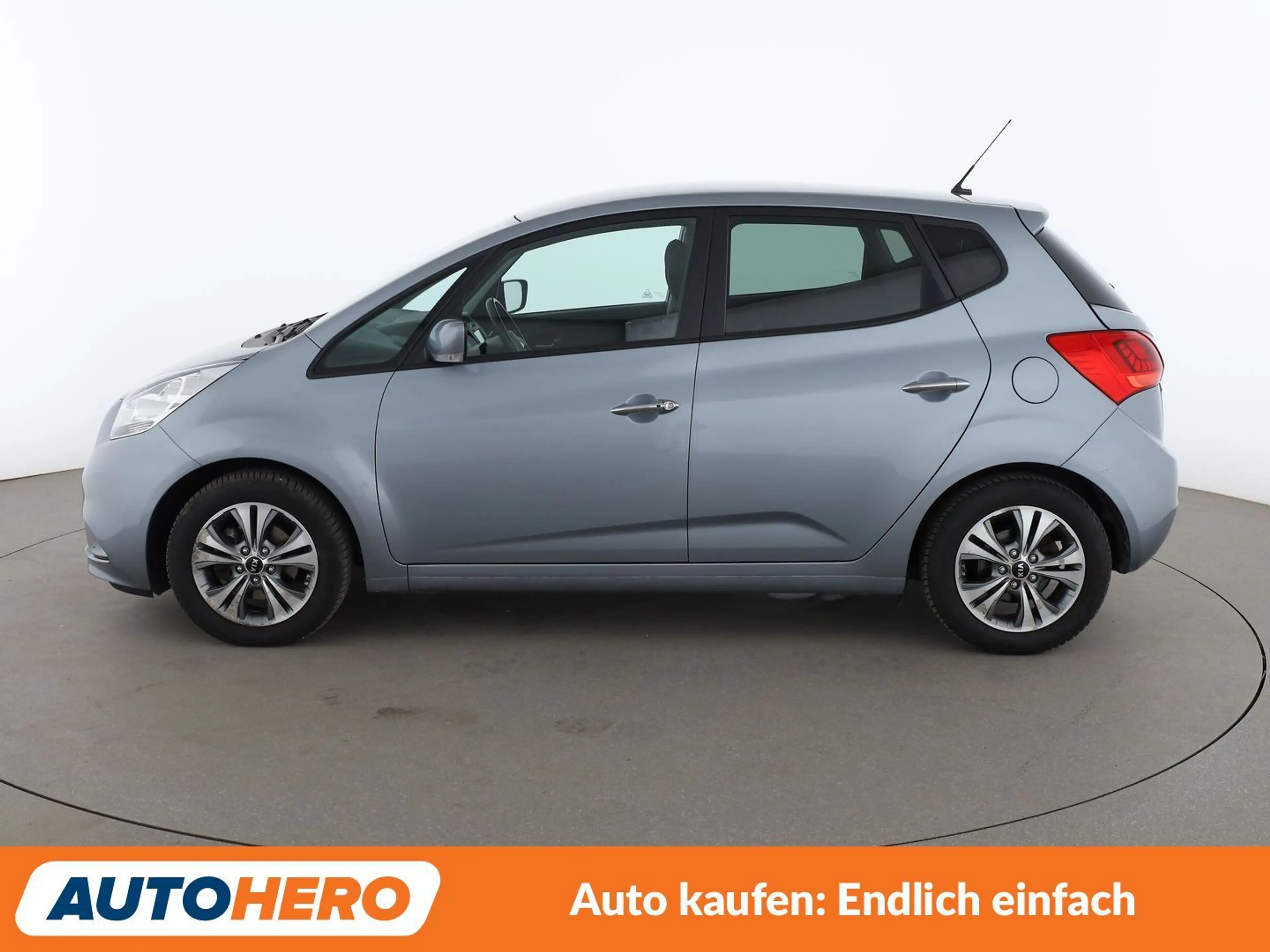Kia Venga 1.6 Spirit Aut*NAVI*TEMPO*CAM*PDC*SHZ*AHK* — photo 3