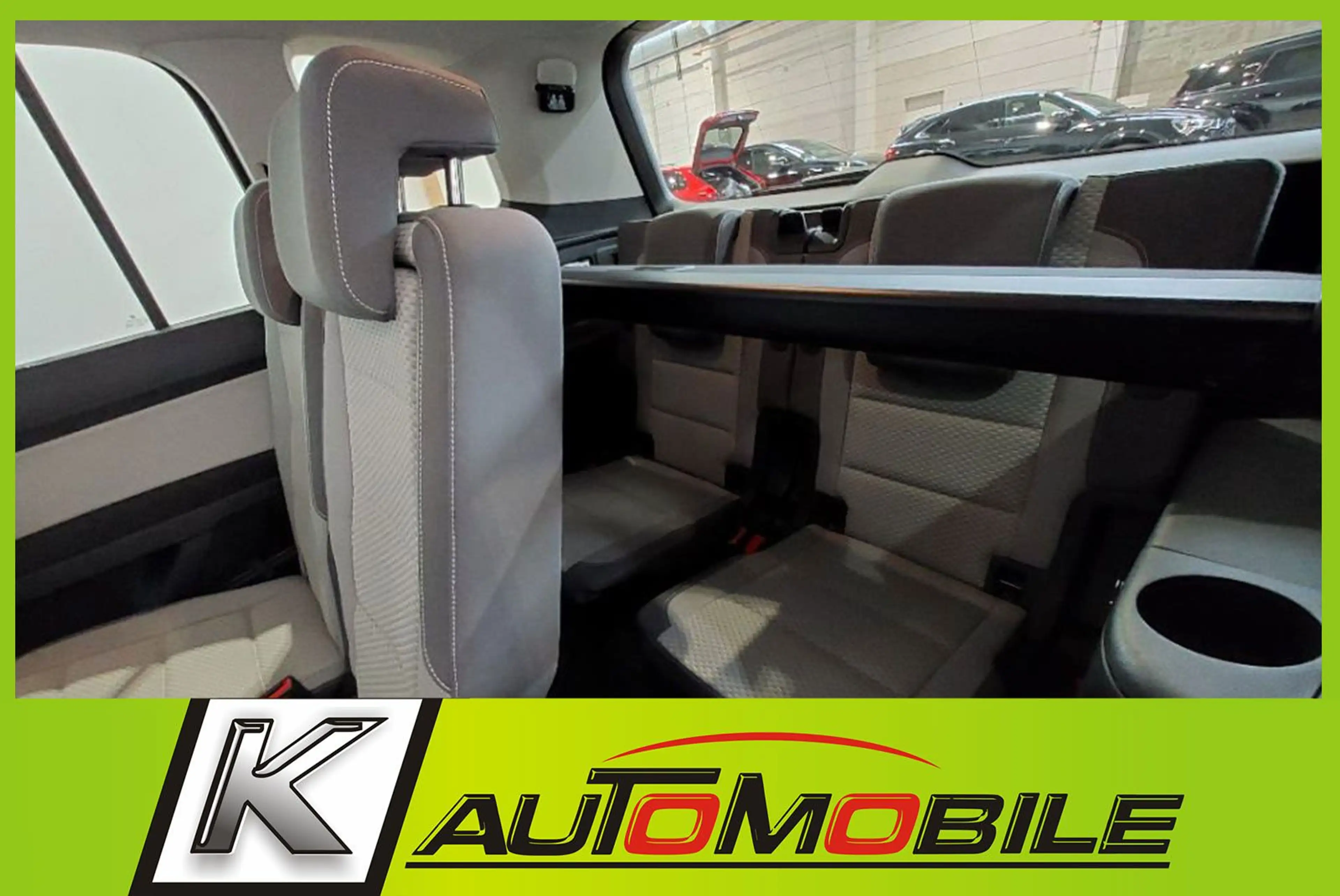 Volkswagen Touran 1,5 TSI IQ.LIGHT+ACC+Apple+Kamera+7Sitzer — photo 13