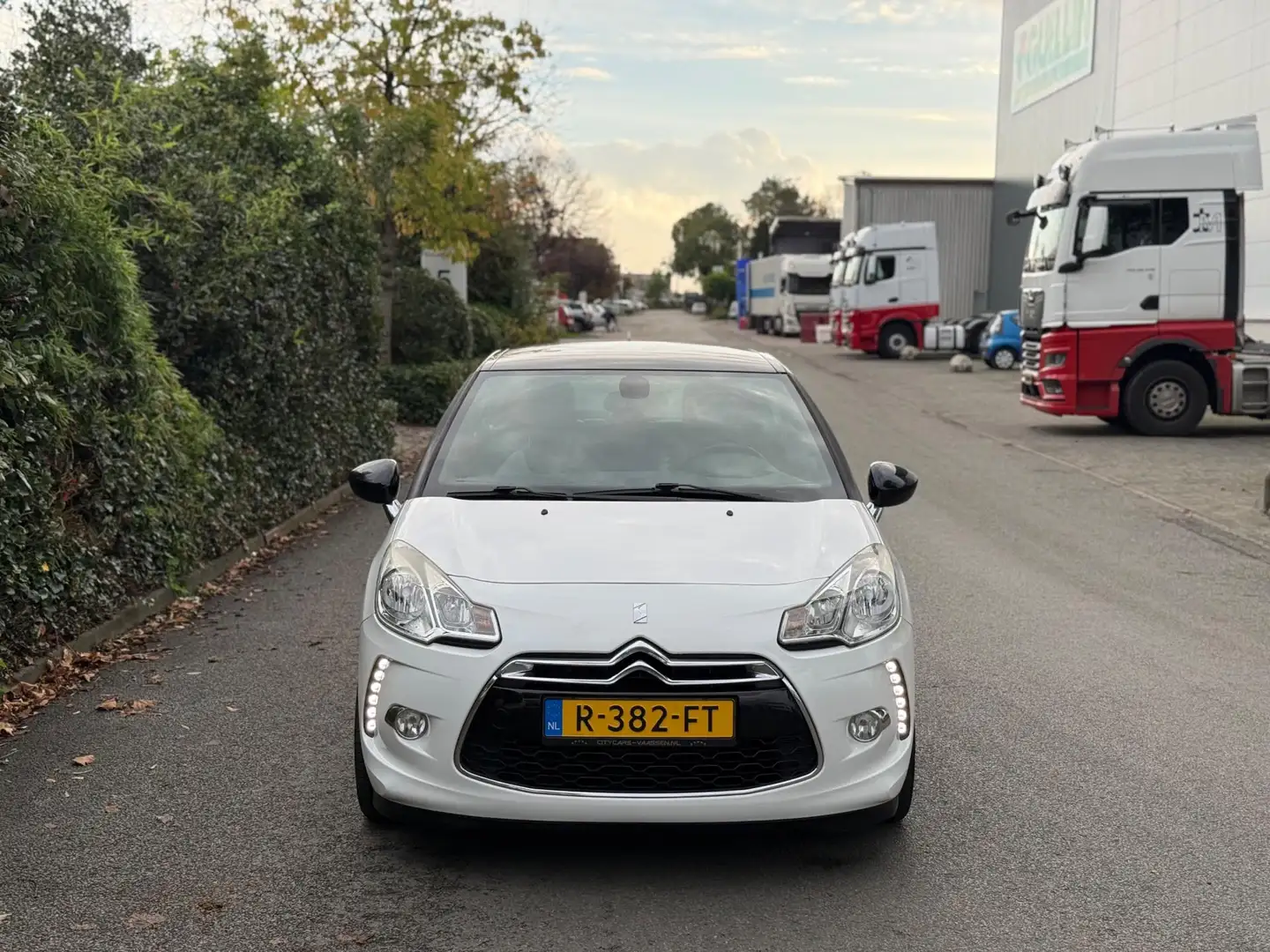 Citroen DS3 1.6 THP SPORT 156PK LEDER/CLIMA/NAVIGATIE! Wit - 2
