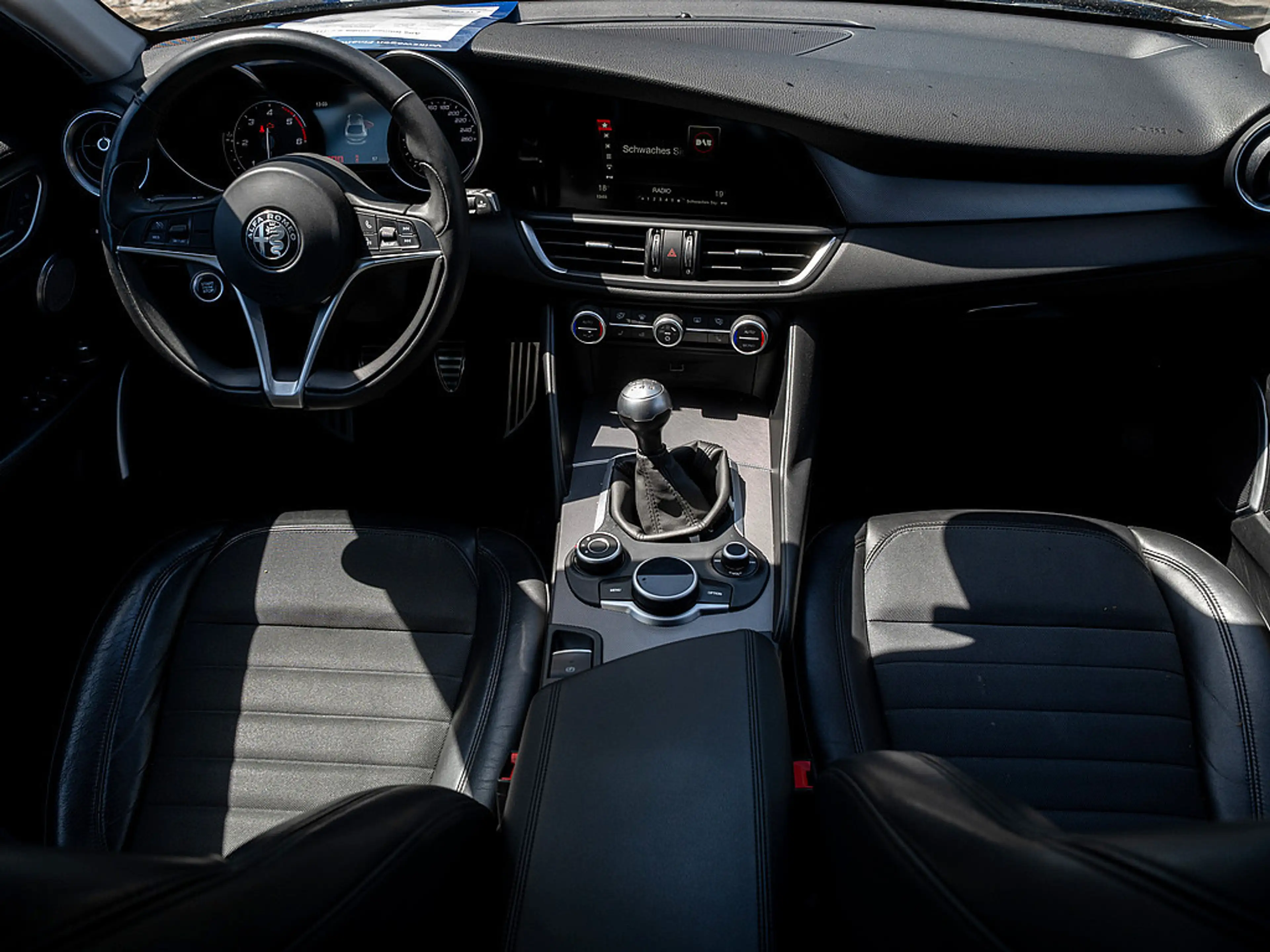 Alfa Romeo Giulia 2.2 JTDM Super PDC KLIMA — photo 7