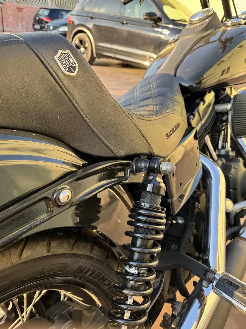 Harley-Davidson Dyna Street Bob - 1
