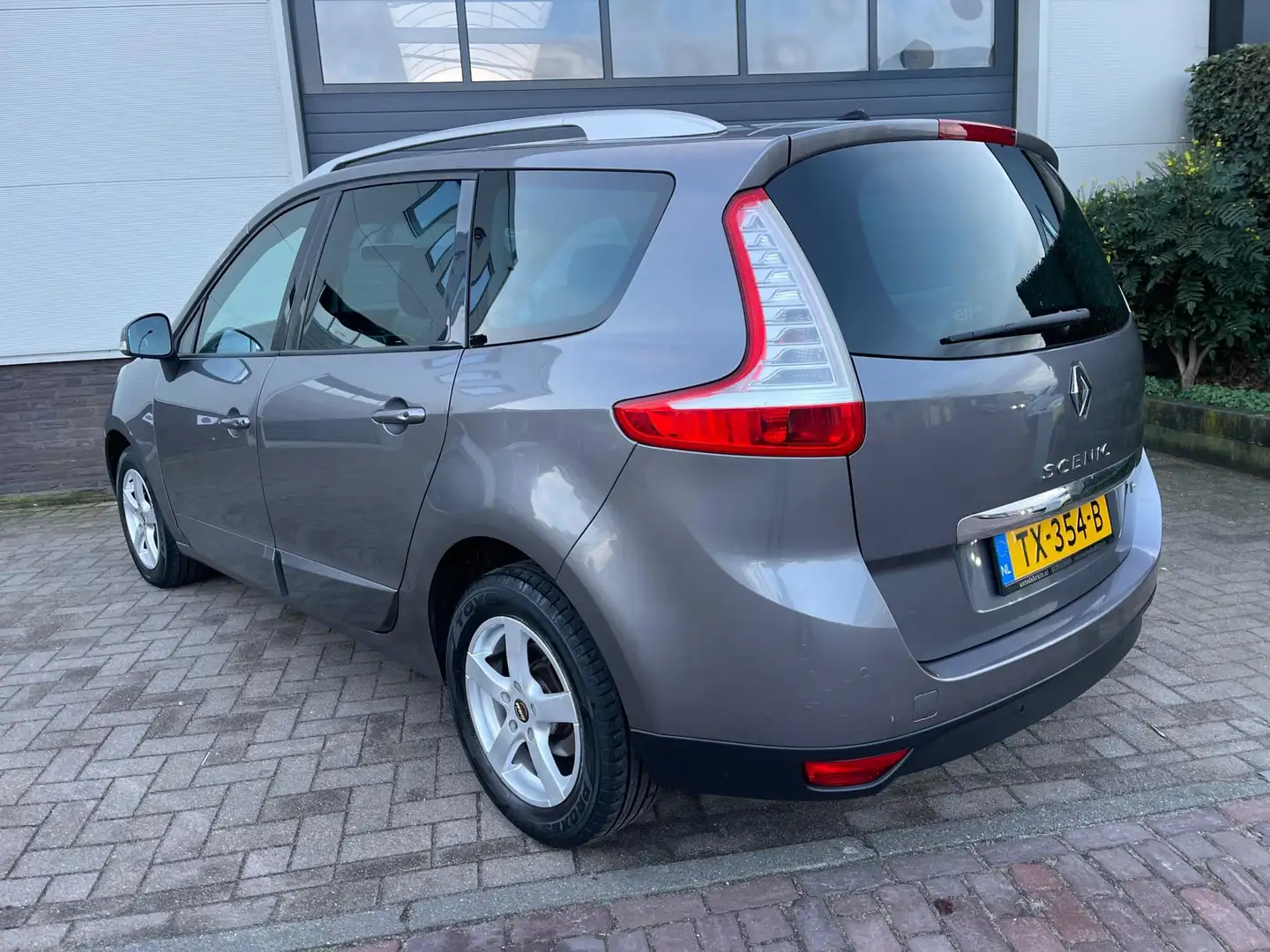 Renault Grand Scenic 1.2 TCe Bose 7persoons/Navi/Cruise-c/Climate-c/Pdc Gris - 2