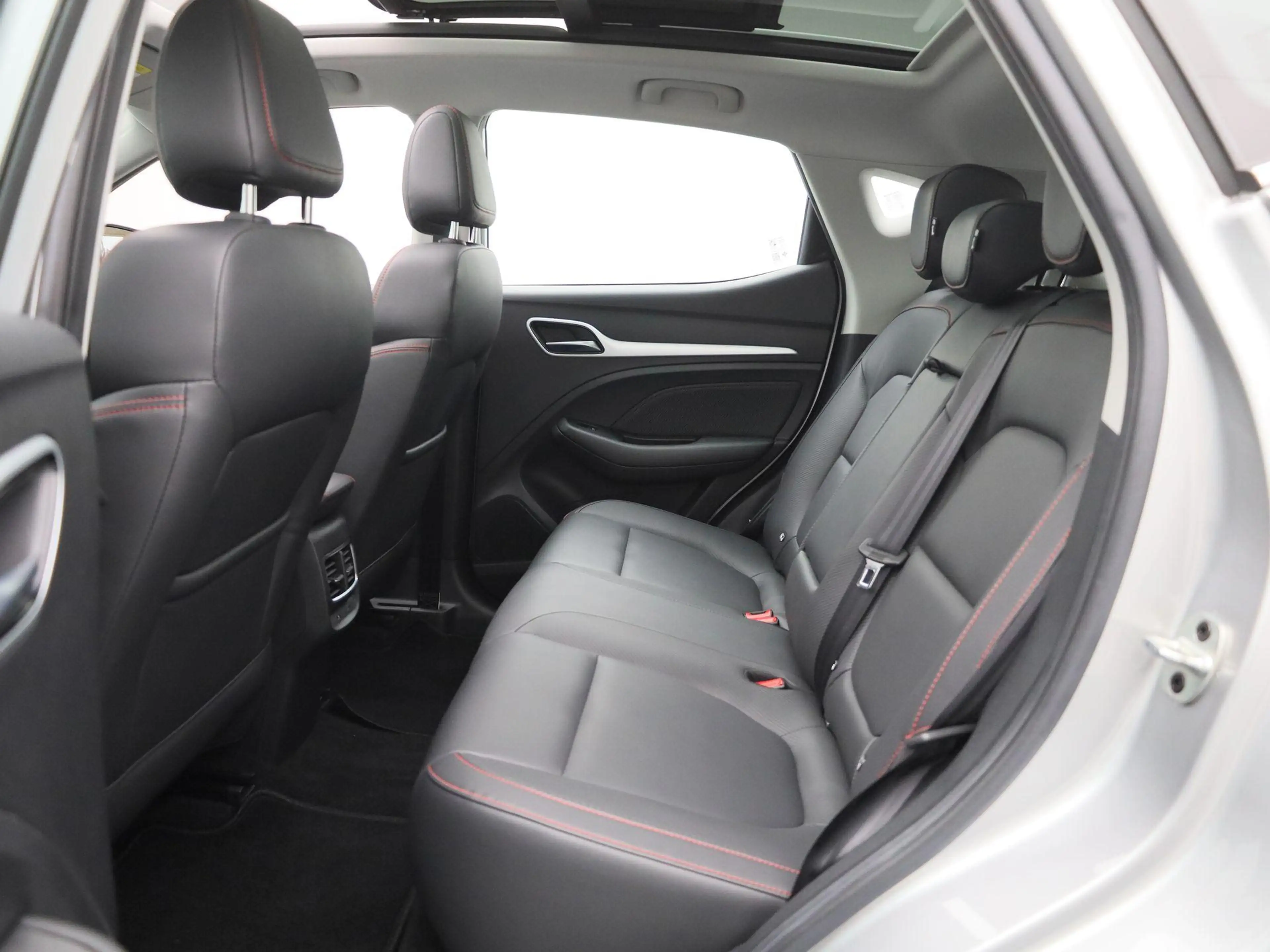 MG ZS MG EV EV Long Range Luxury 70 kWh — photo 11