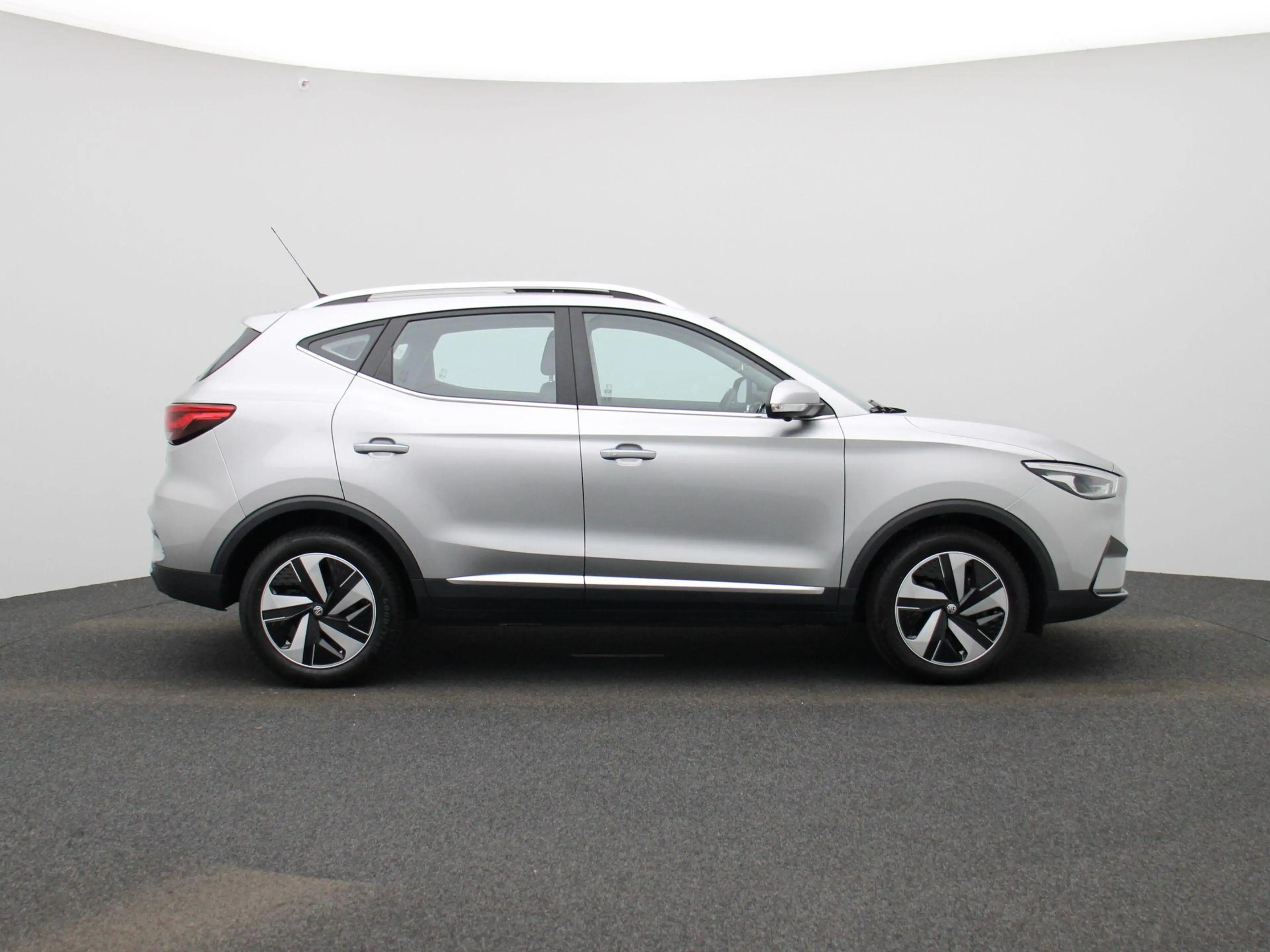 MG ZS MG EV EV Long Range Luxury 70 kWh — photo 6