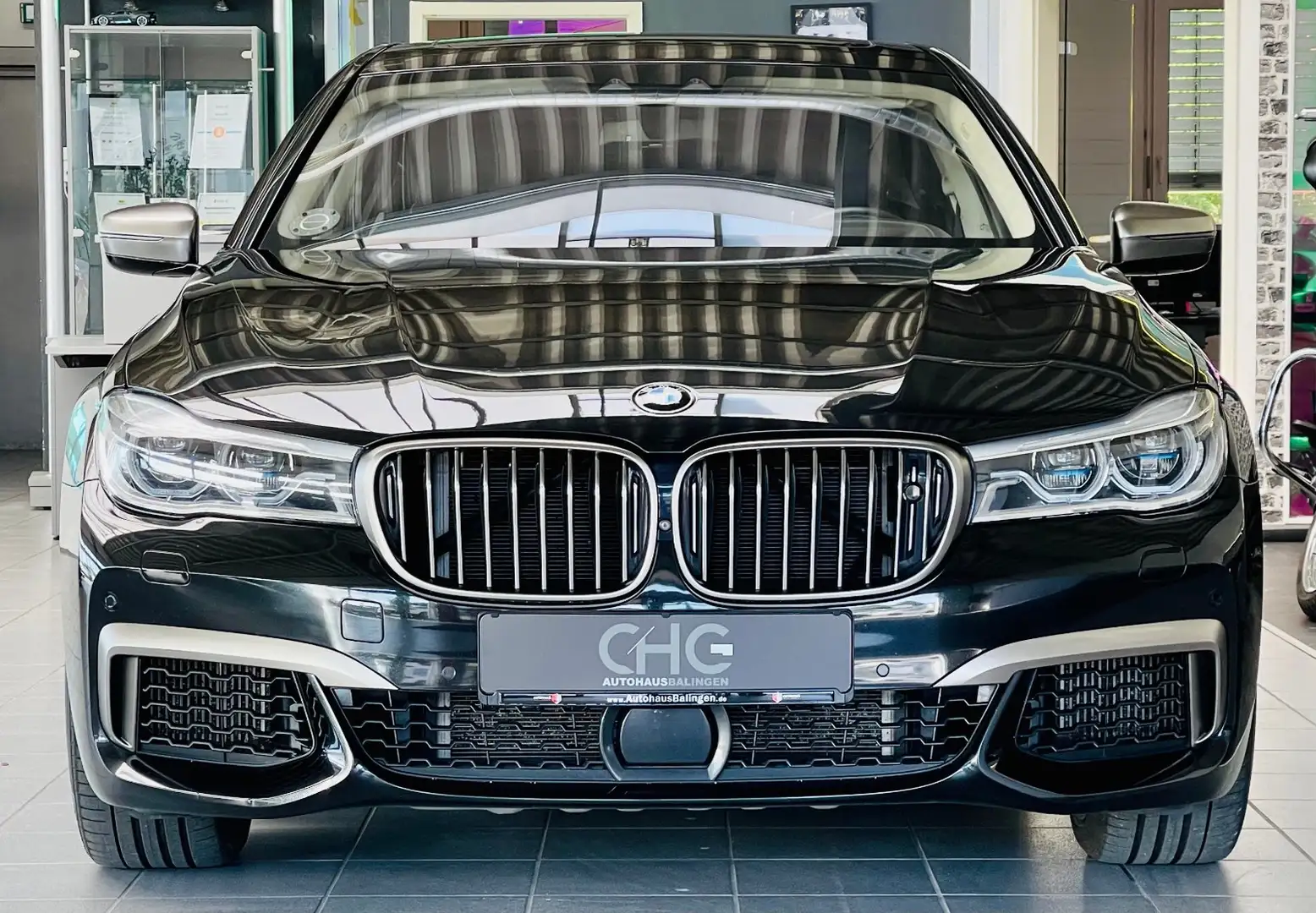 BMW M760i L xDrive  |PANO|B&W|360*|FONDTV|AIR|NIGHT.|V Černá - 2